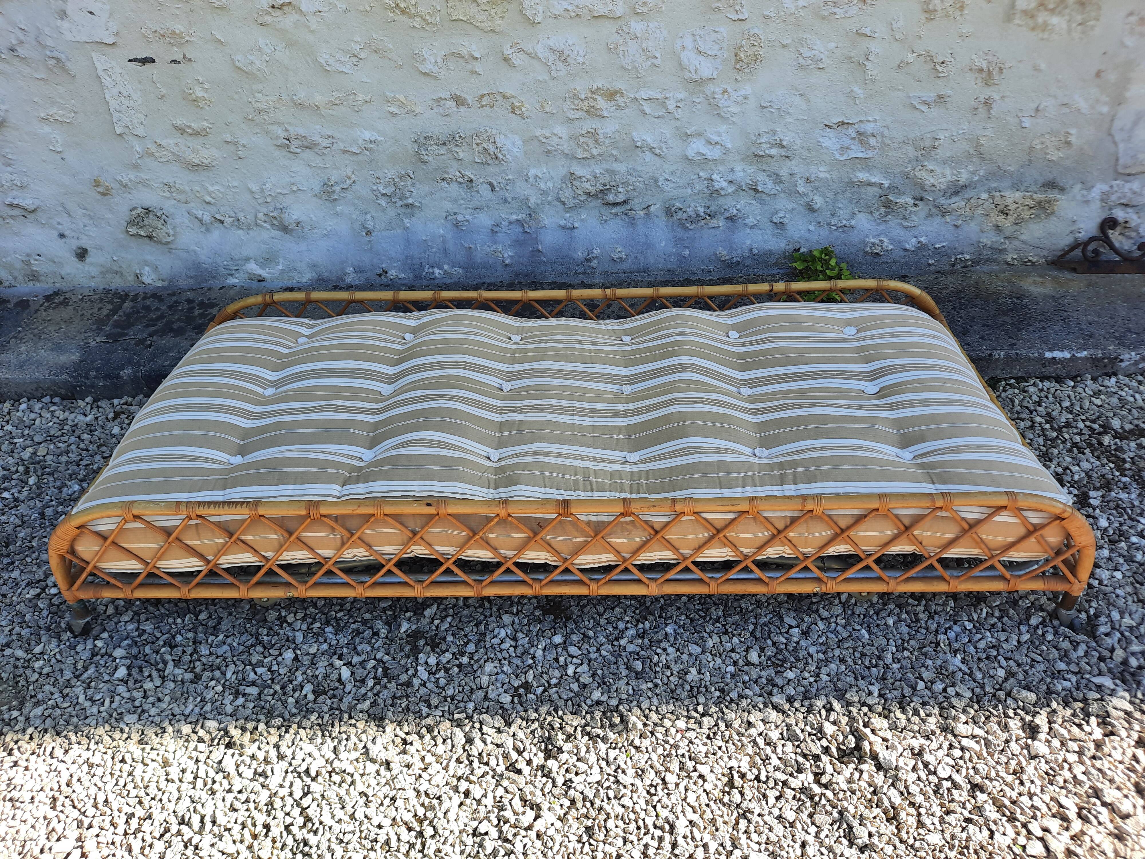 Lit en rotin vintage 1 place marque Ondaflex