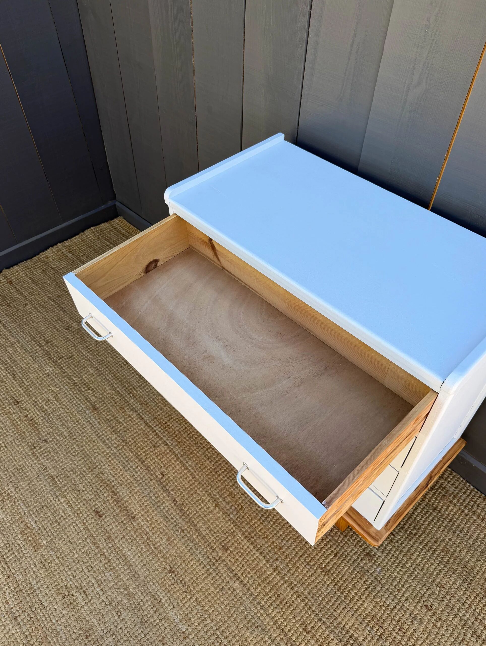 Compass leg chest of drawers