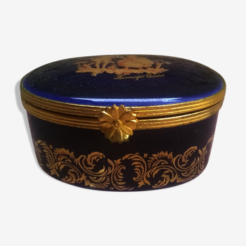 Small porcelain box of Limoges