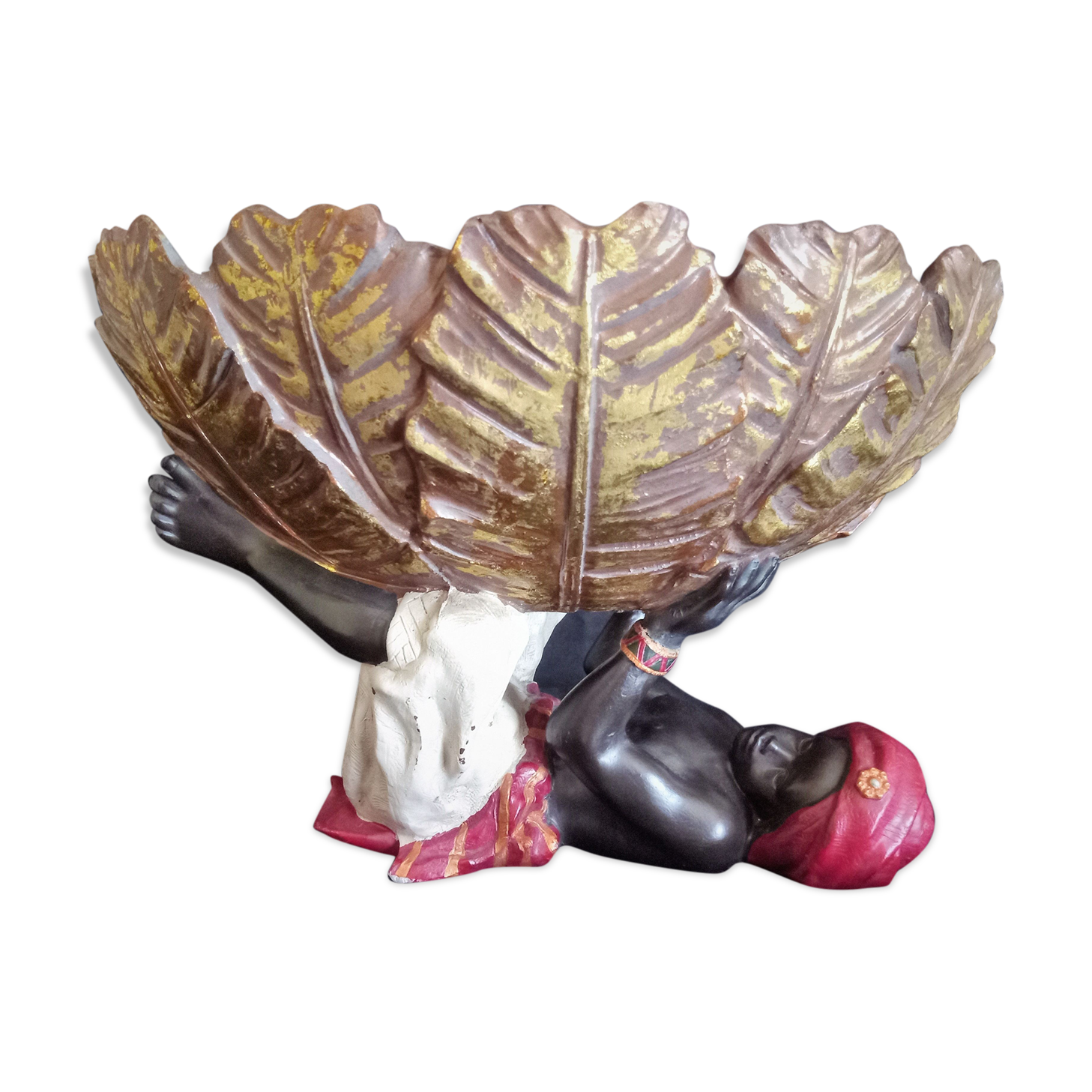 Centerpiece (empty pocket) in resin with African character