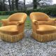 Duo de fauteuils vintage crapaud en tissu or