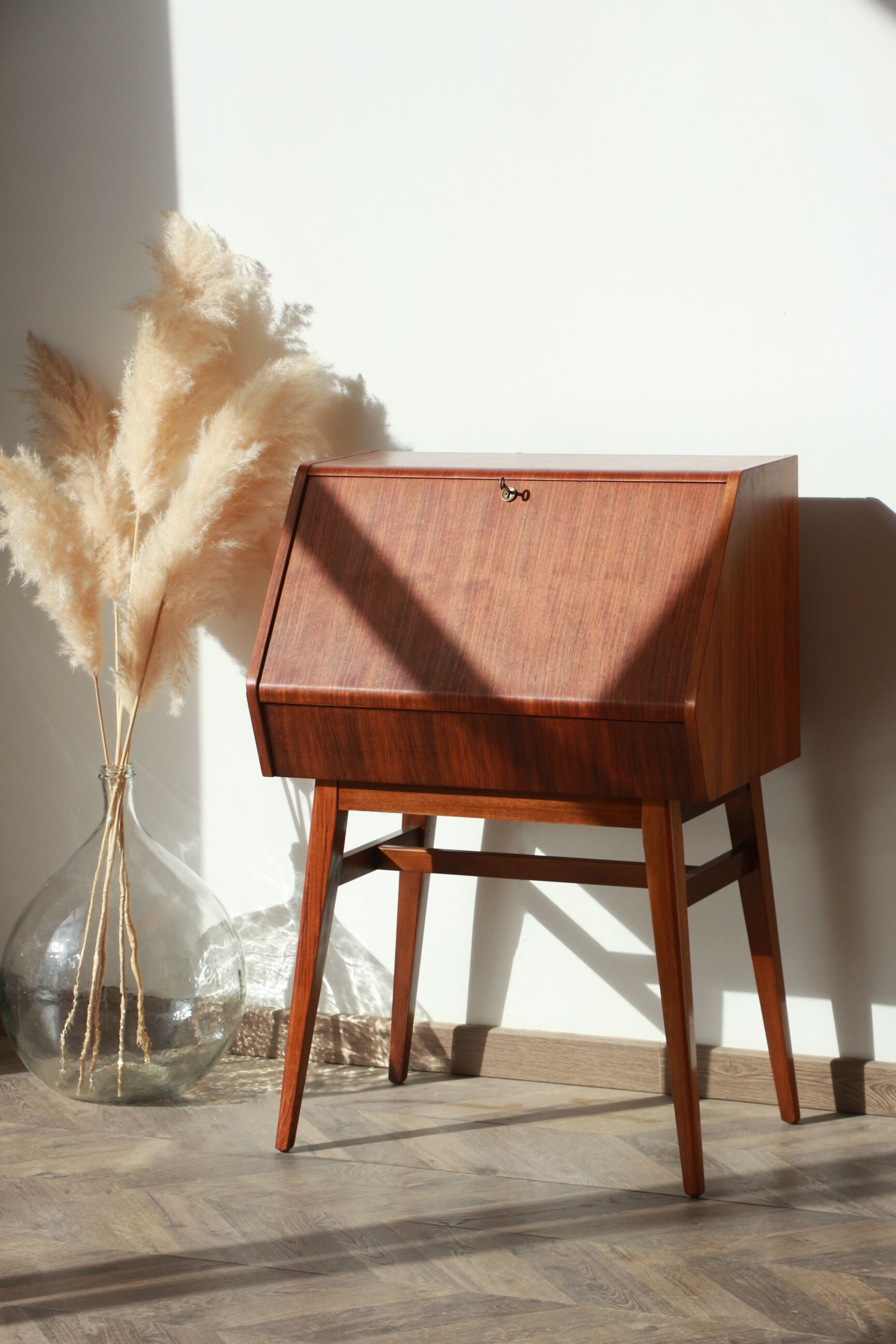 Secretary Beautility