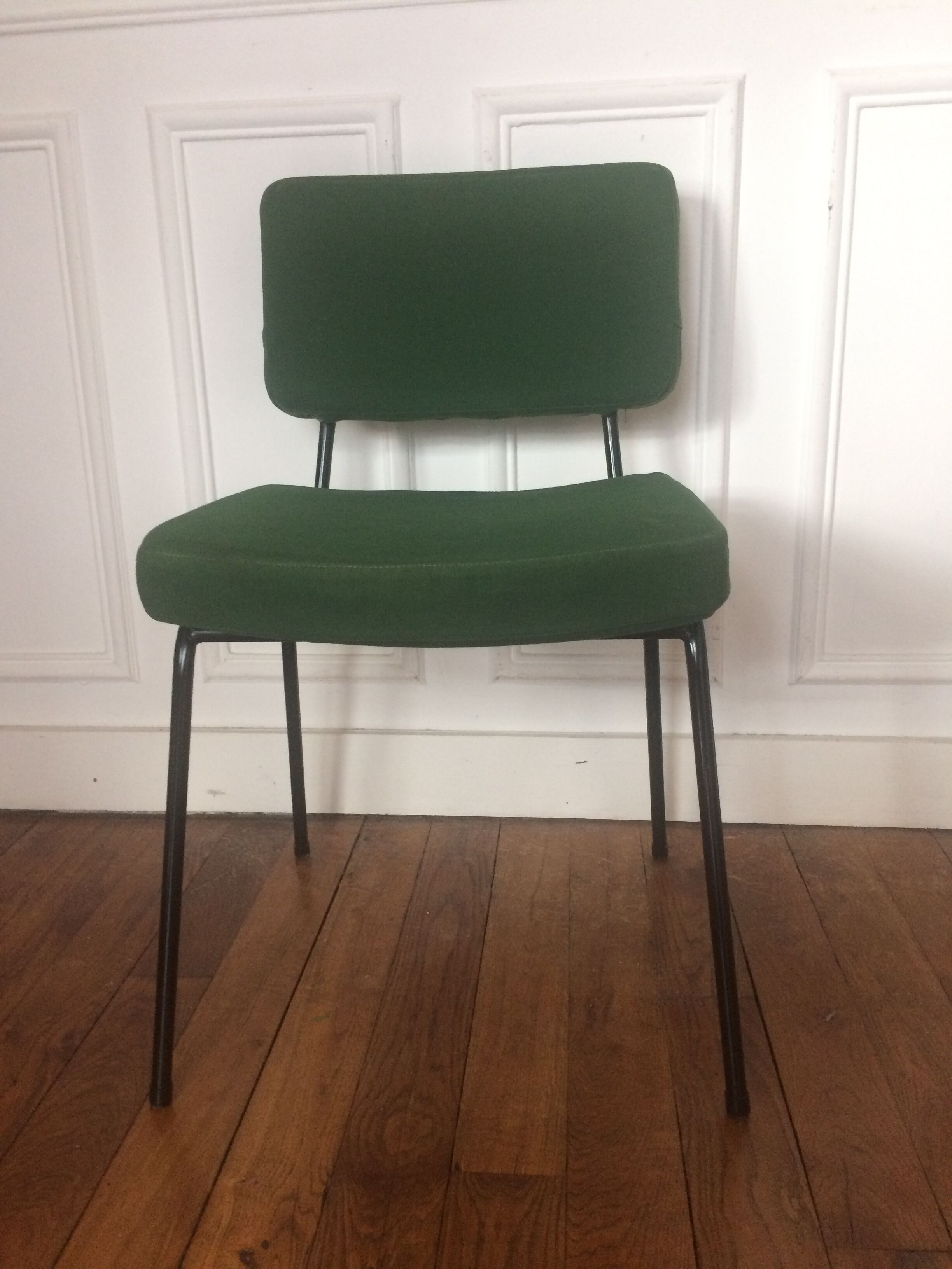 André Simard's chair published by Airborne