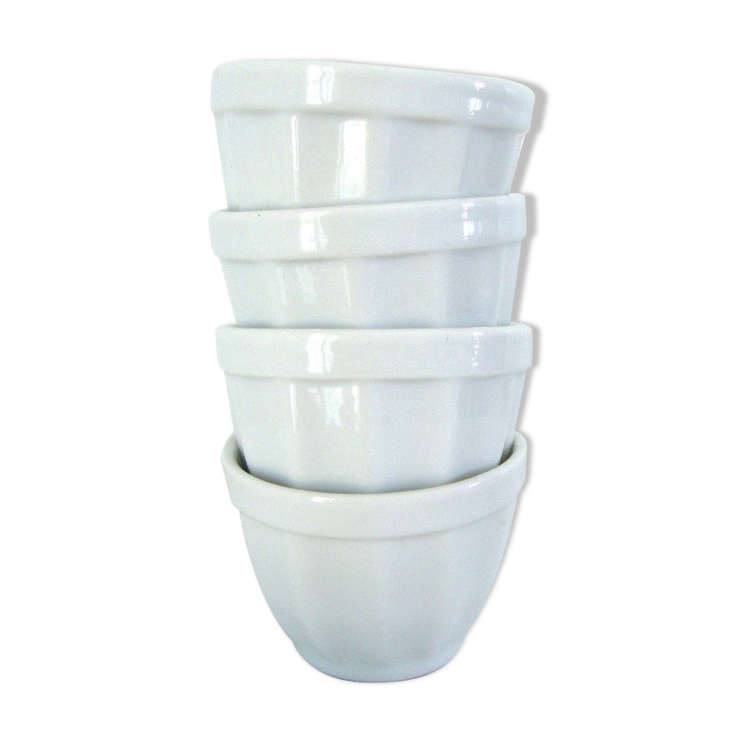 4 porcelain bowls