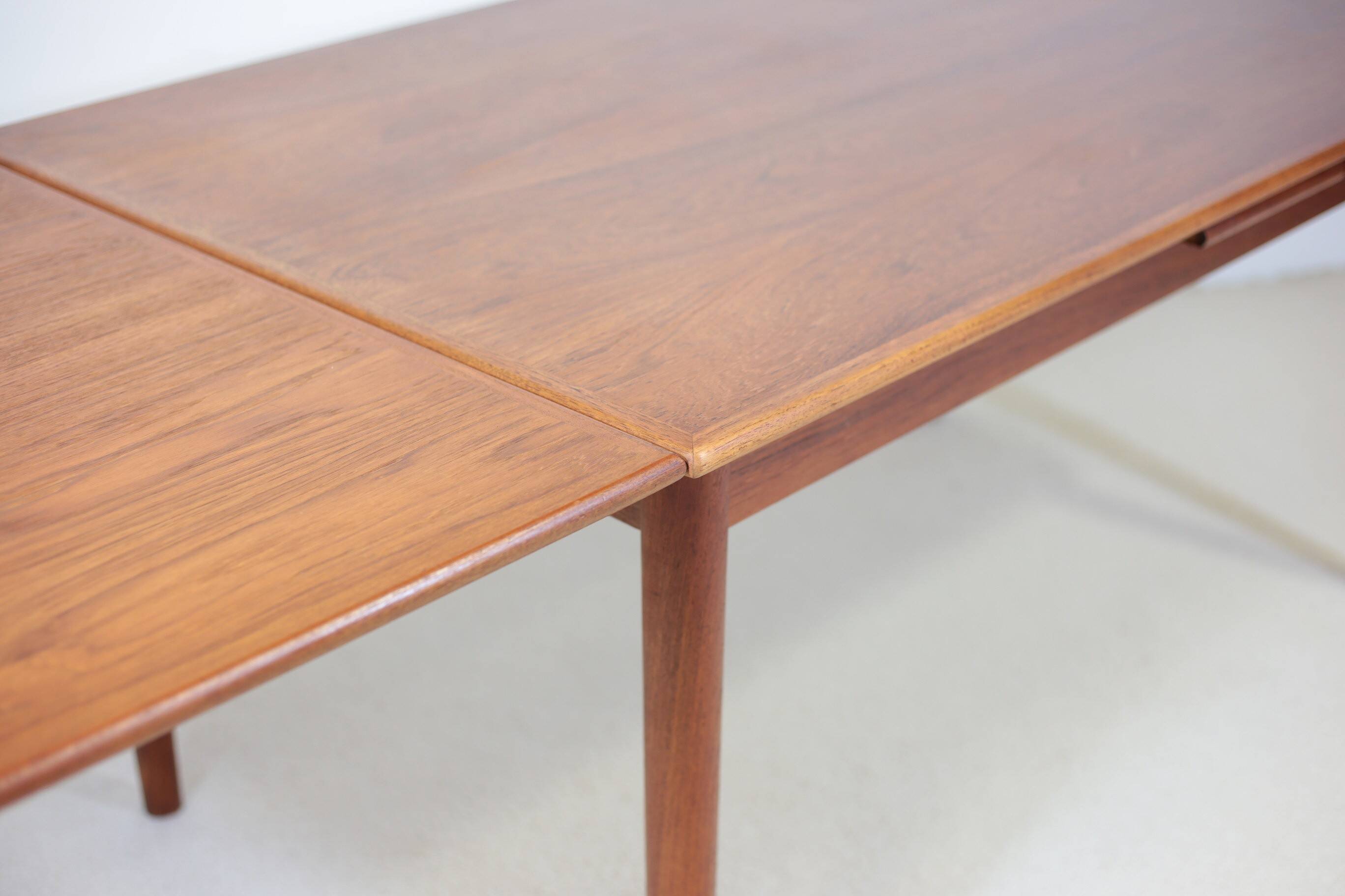 Danish dining table in teak.
