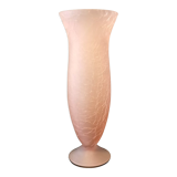Vase in cracked glass paste, pink color. conical shape on pedestal.