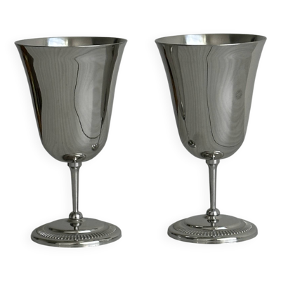 Deux coupes en métal