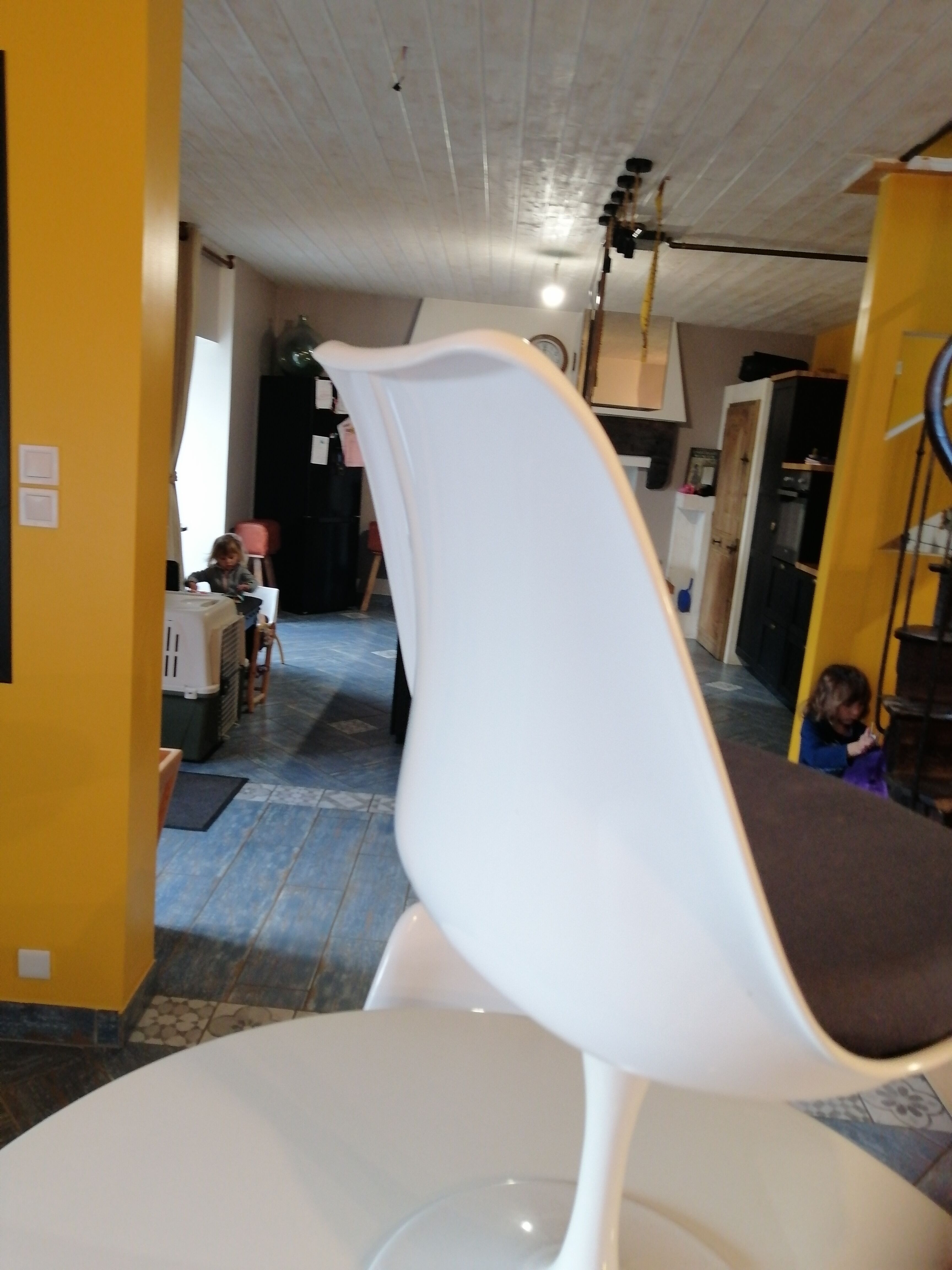 Tulip legs table and chairs