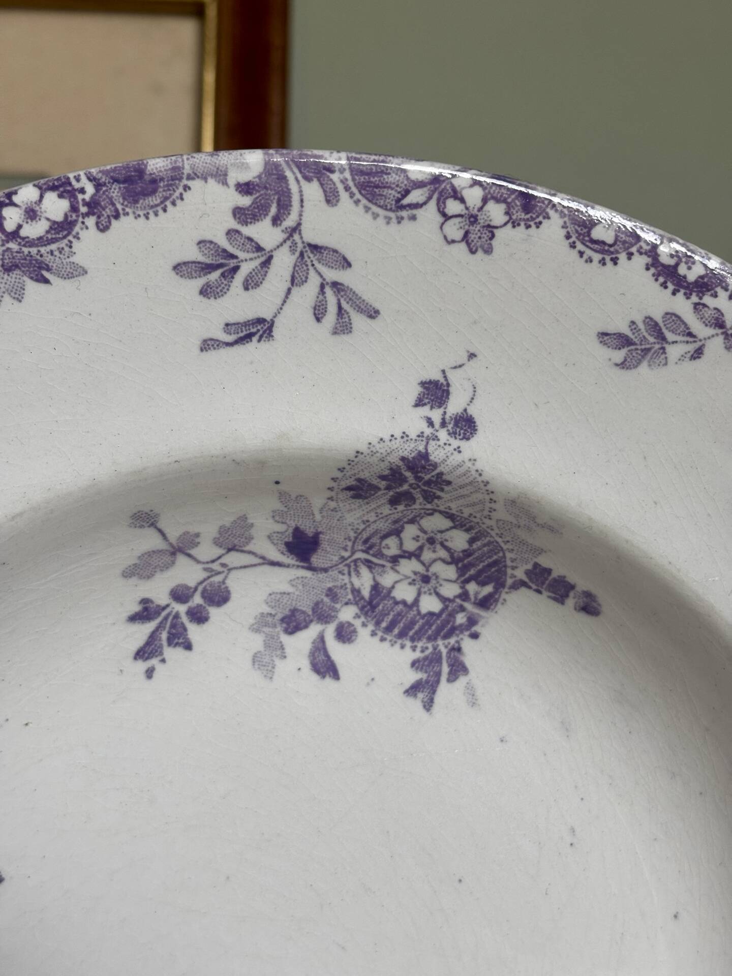 Ancienne assiette creuse en terre de fer Longwy Hanoï