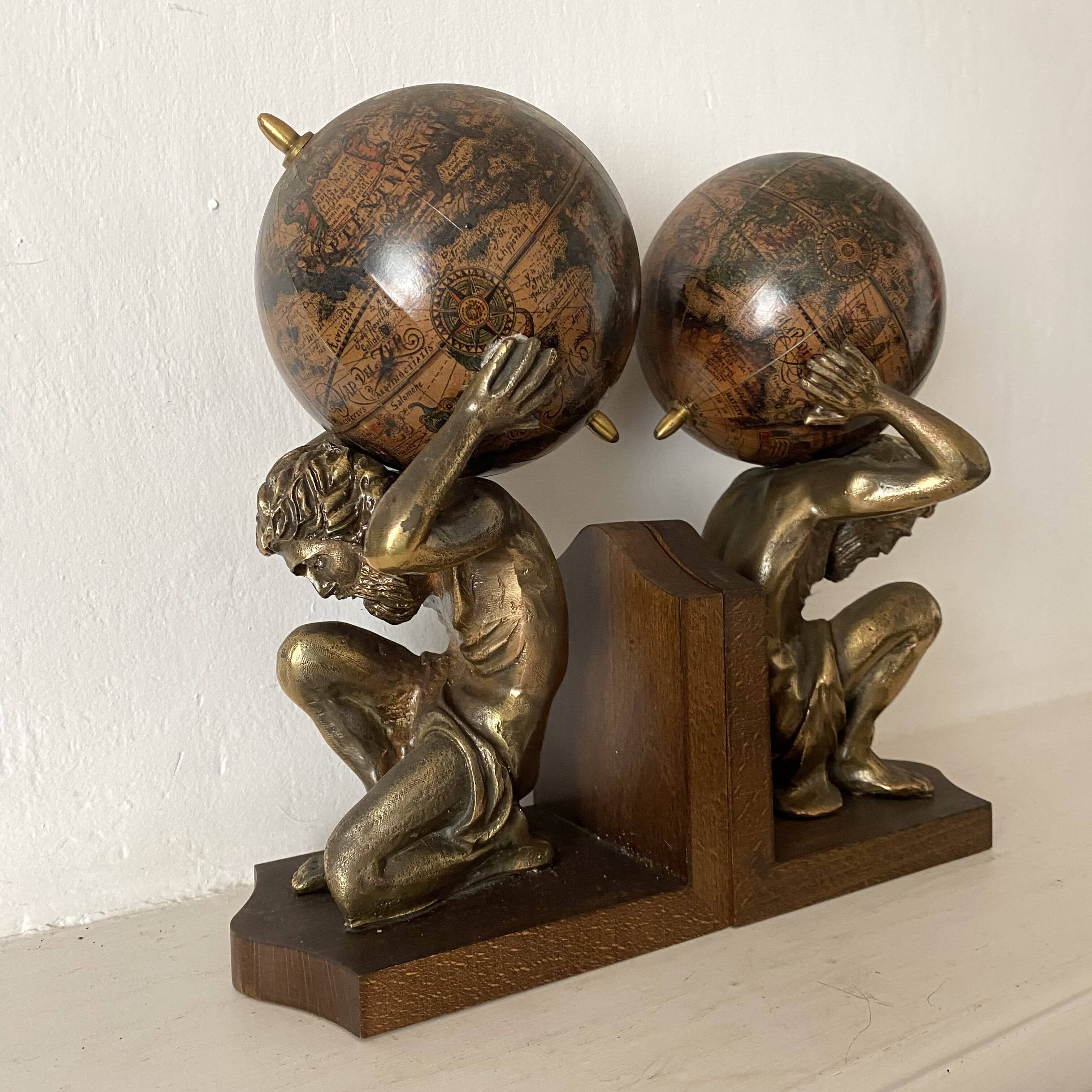 Serre-livres Atlas , globes style mappemonde ancienne