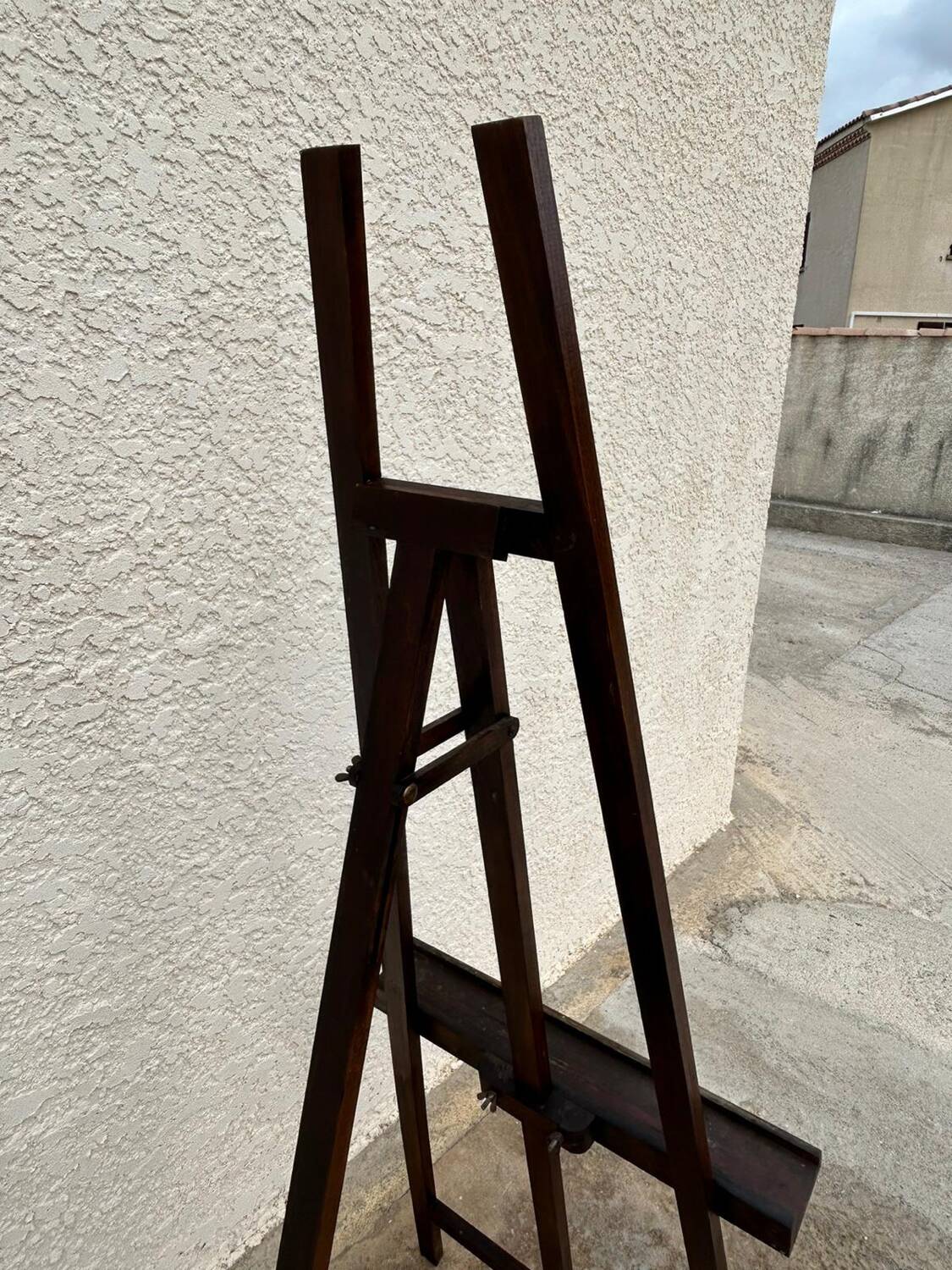 Wooden easel