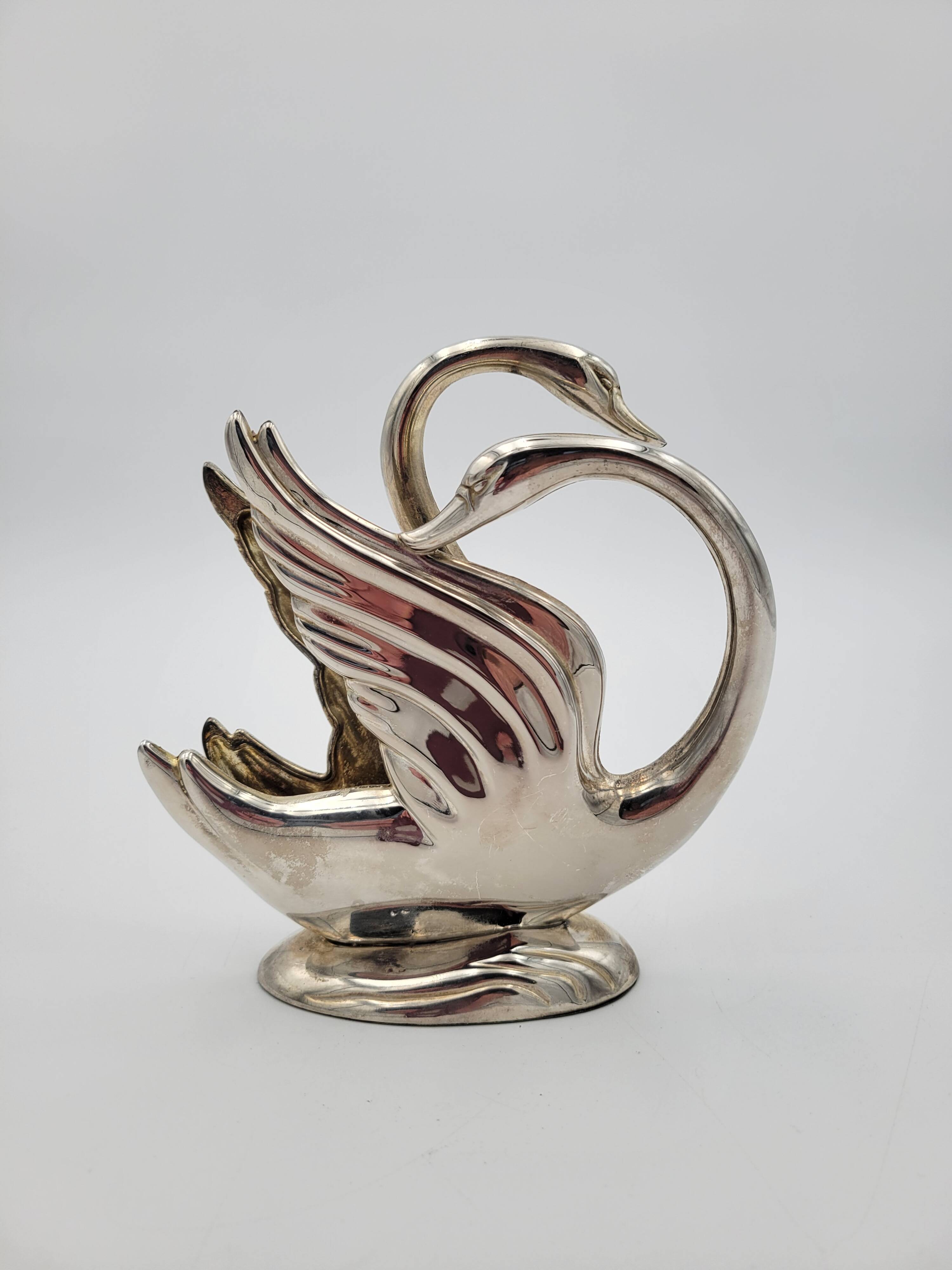 Swan letter holder in silver metal