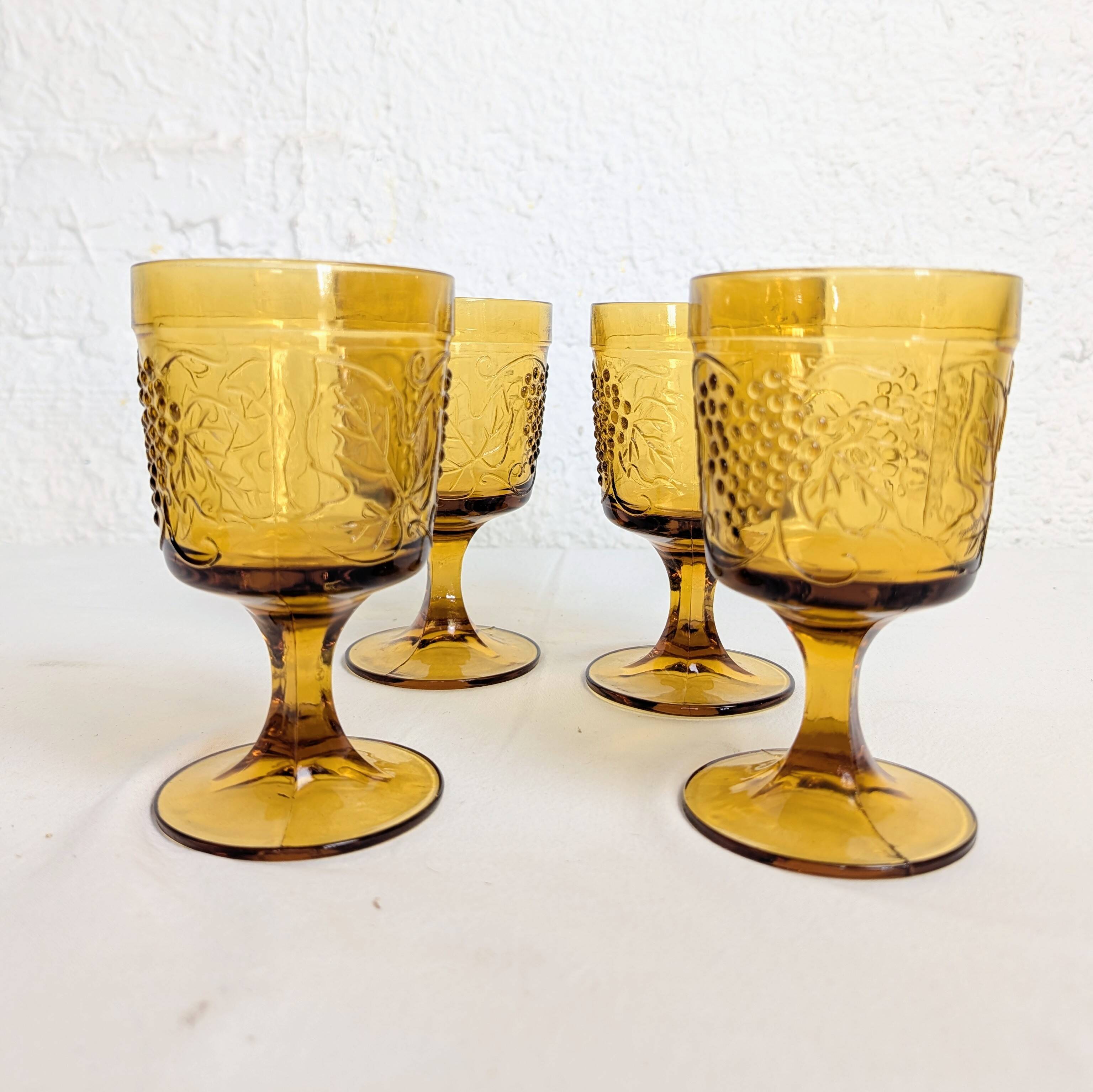 Verre à pied ambré motif vendange vintage