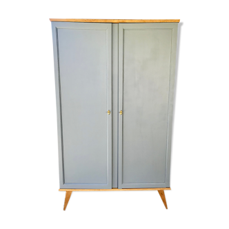 Compas foot cabinet