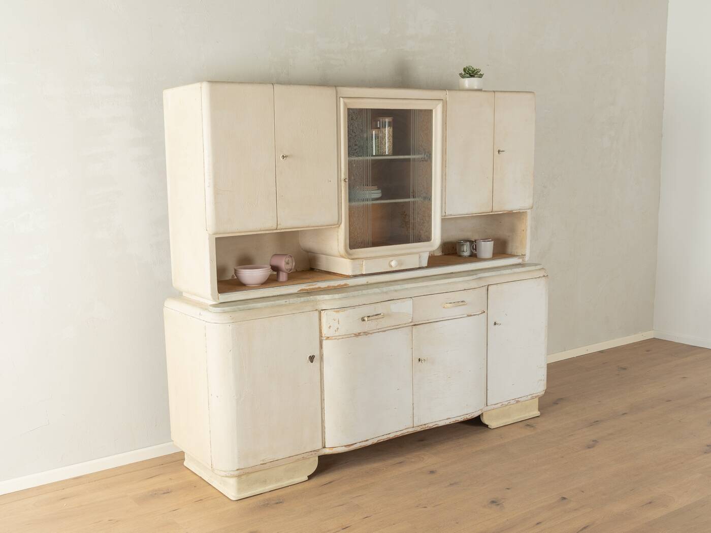 Art Déco kitchen cabinet