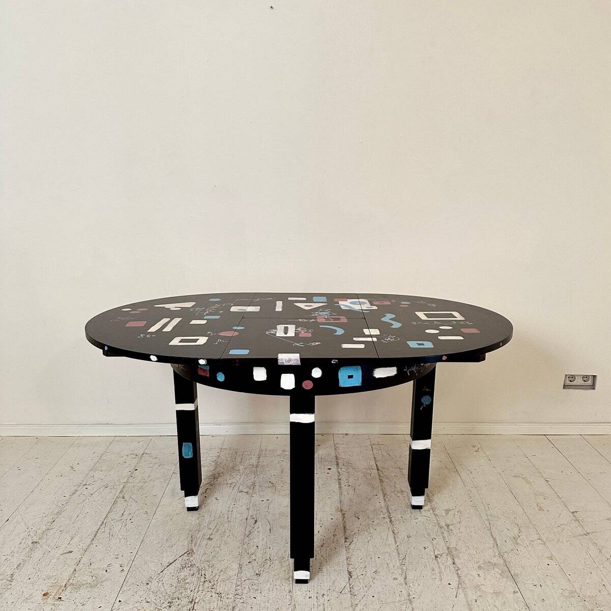 Bauhaus Round Extendable Dining Table, 1920