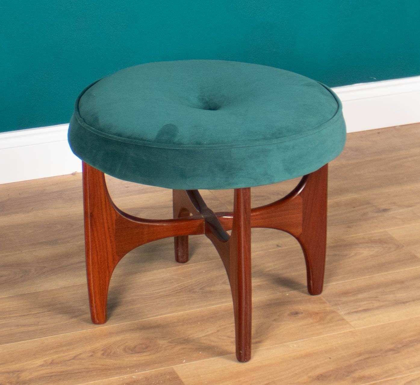 Tabouret rétro en teck des années 1960 G Plan Fresco par Viktor Wilkins