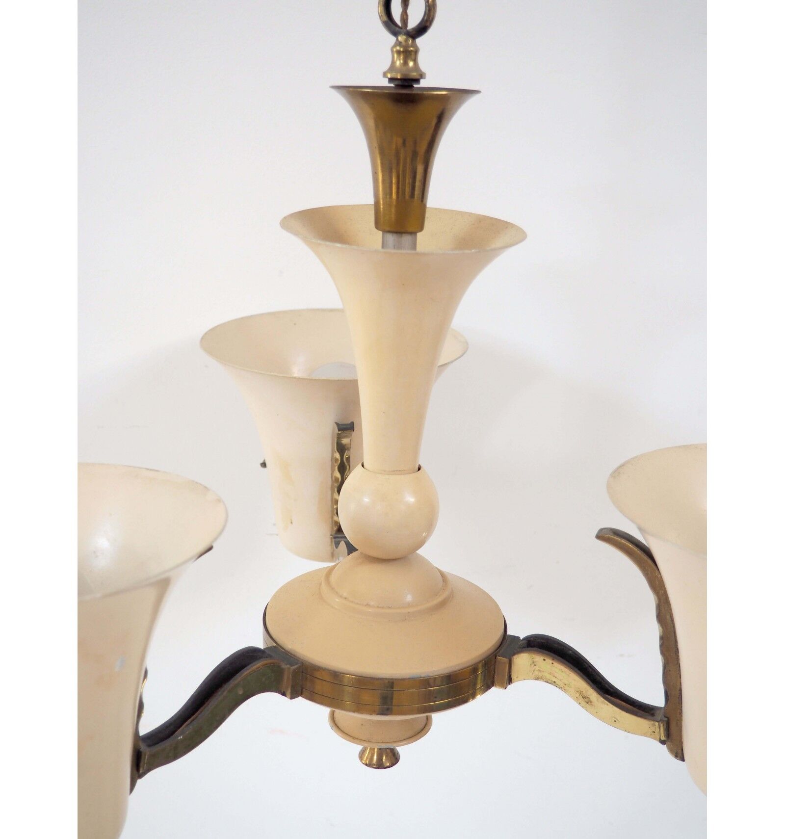 Lot of 1940s lighting fixtures