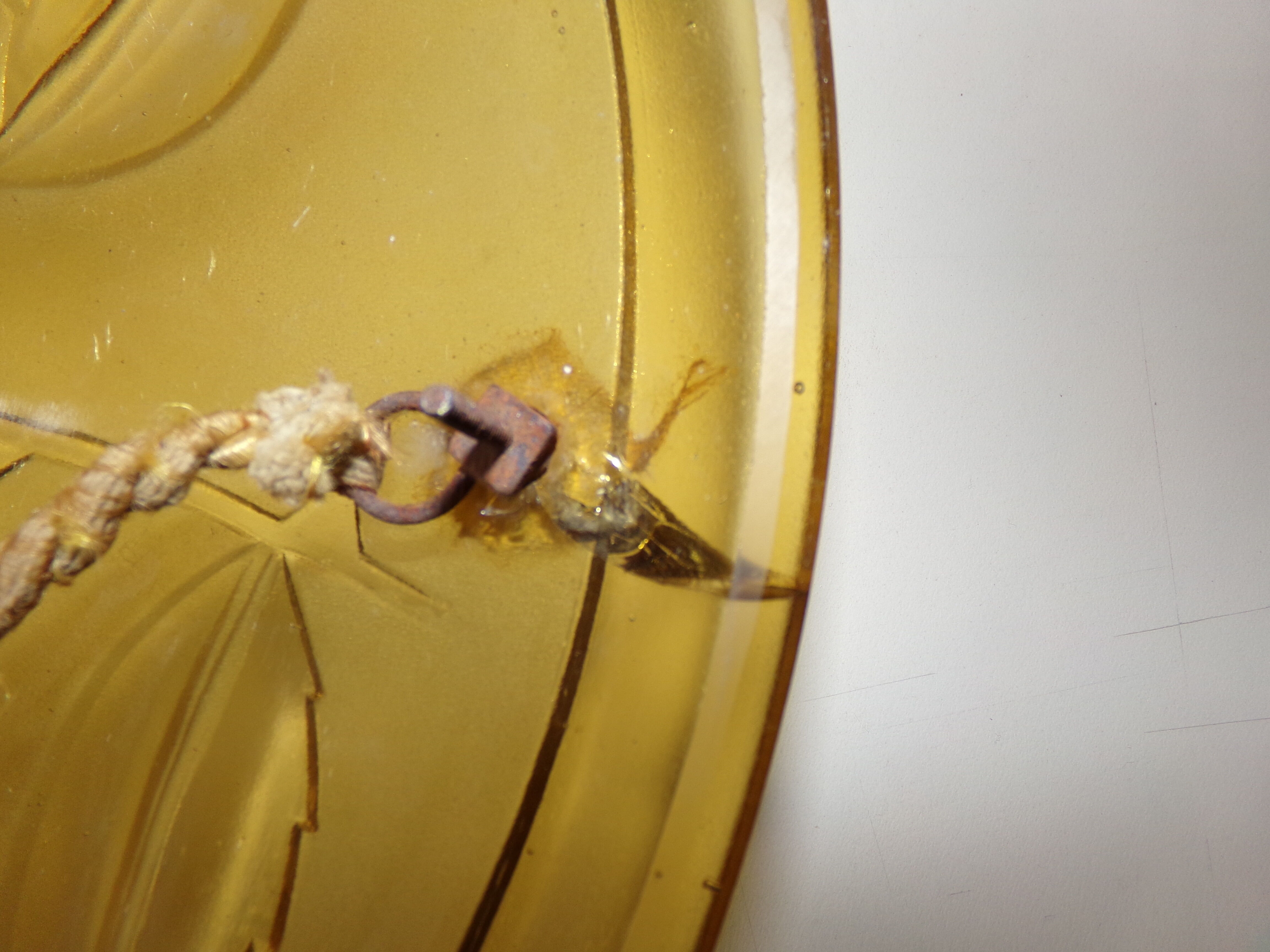 Suspension in glass red flowers decoration