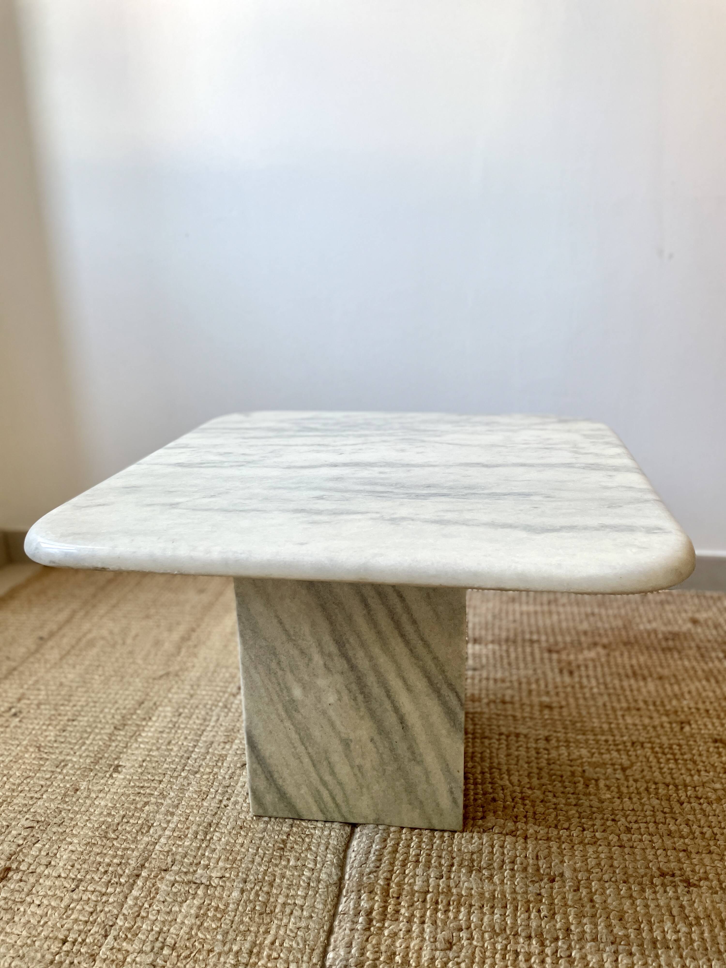 Square coffee table in Italian marble