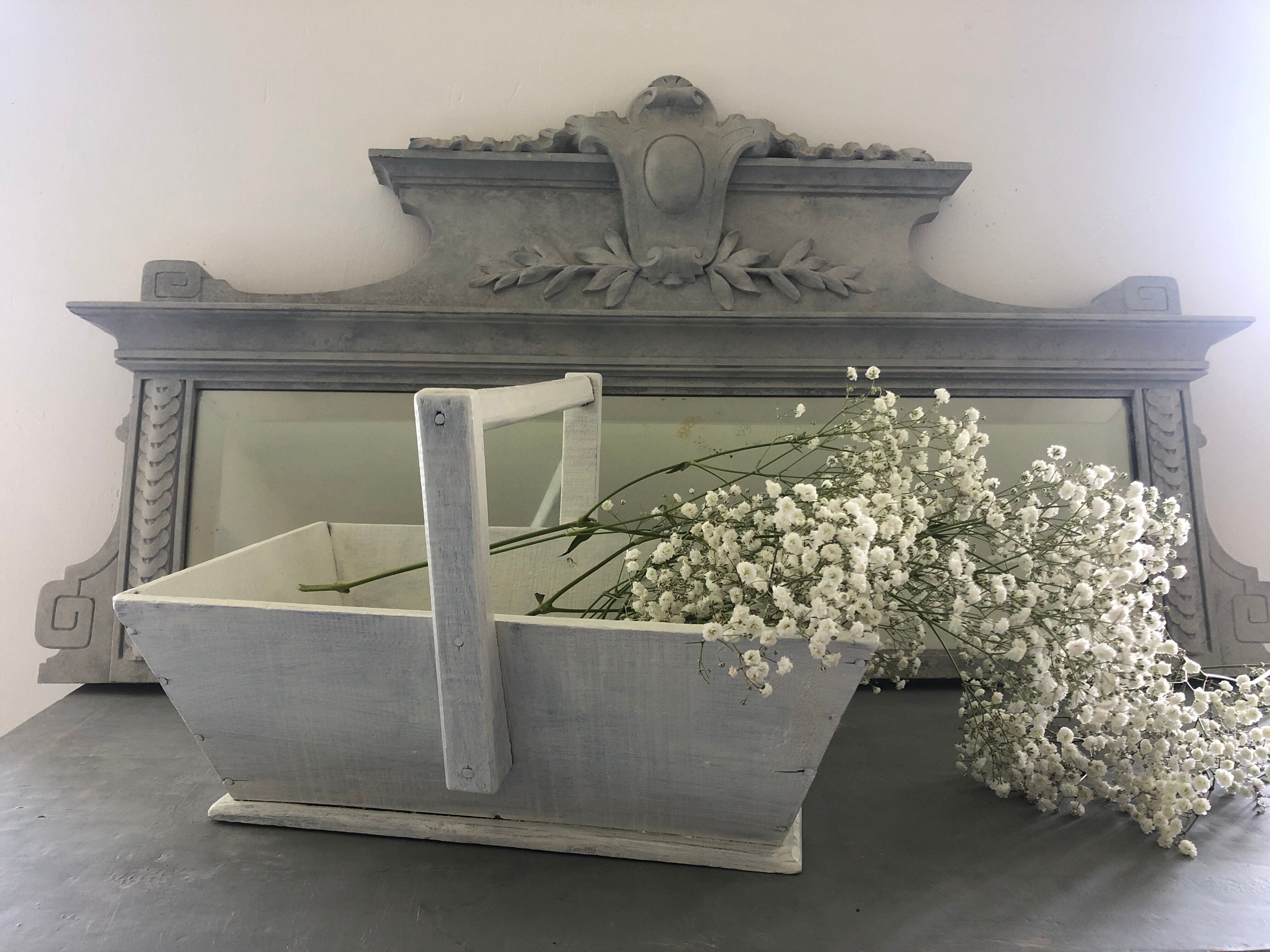 Winegrower's basket, garden or interior decoration