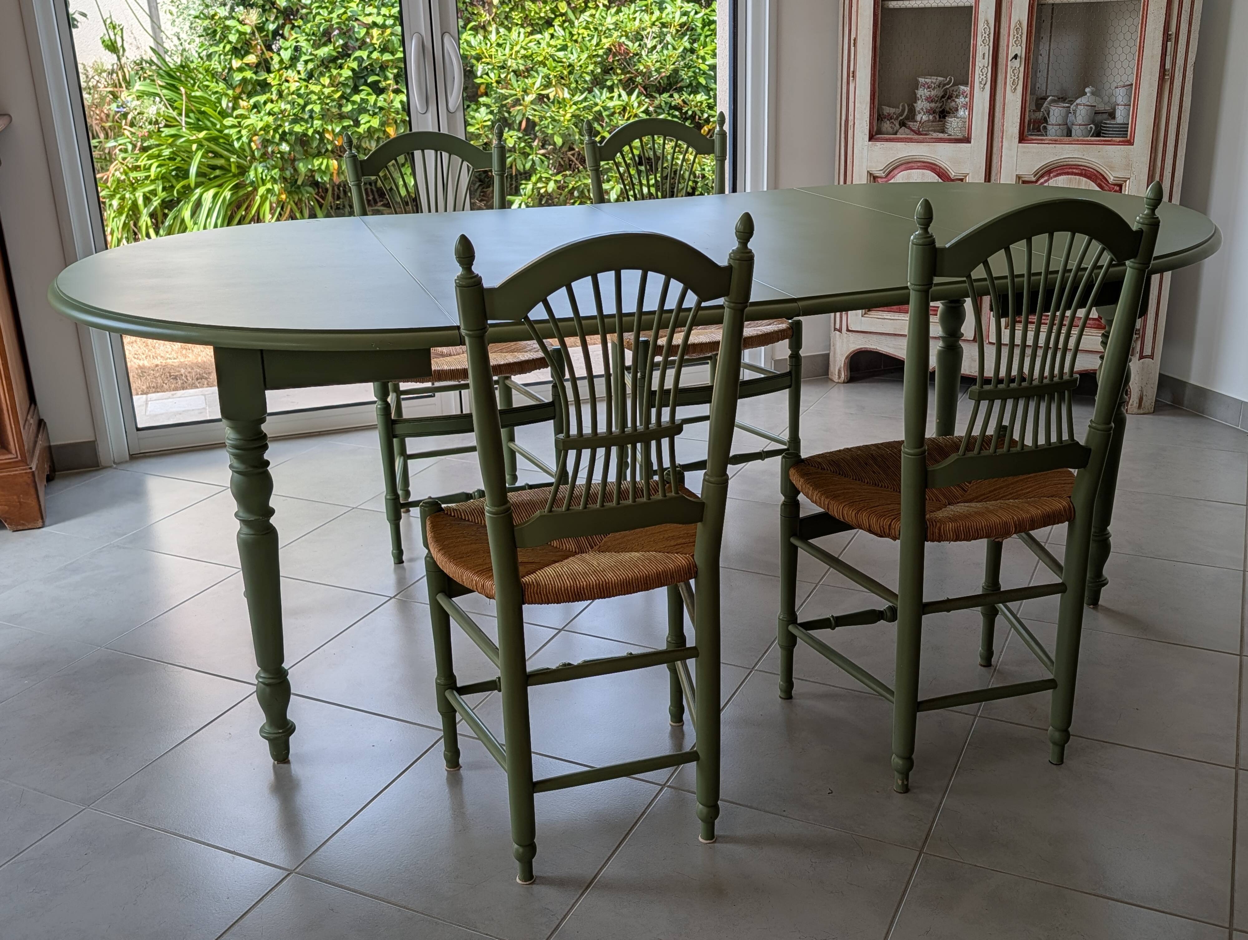 wooden table brand "Un Jardin en Plus", model Giverny
