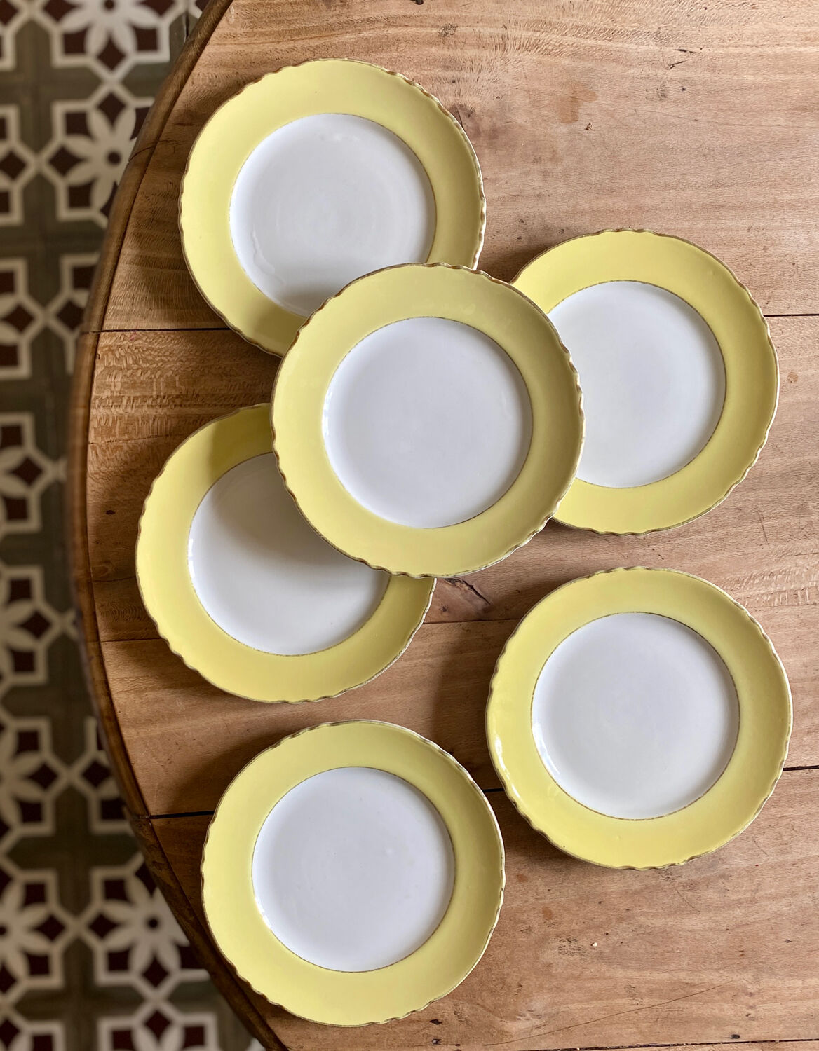 Set of 6 vintage dessert plates