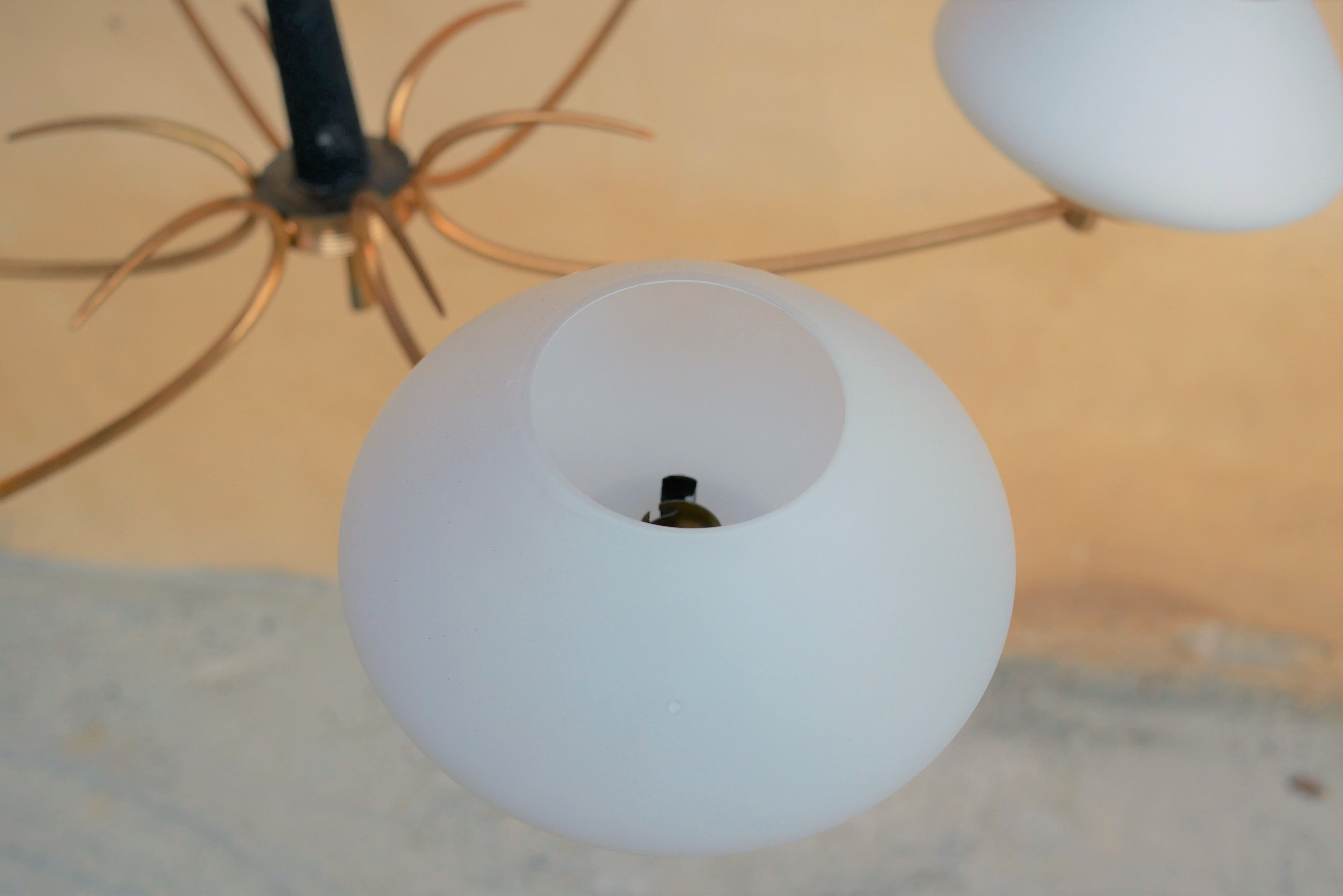 Lustre vintage 6 feux opaline et laiton doré
