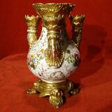 Vase pique flowers in porcelain of Paris XIX th