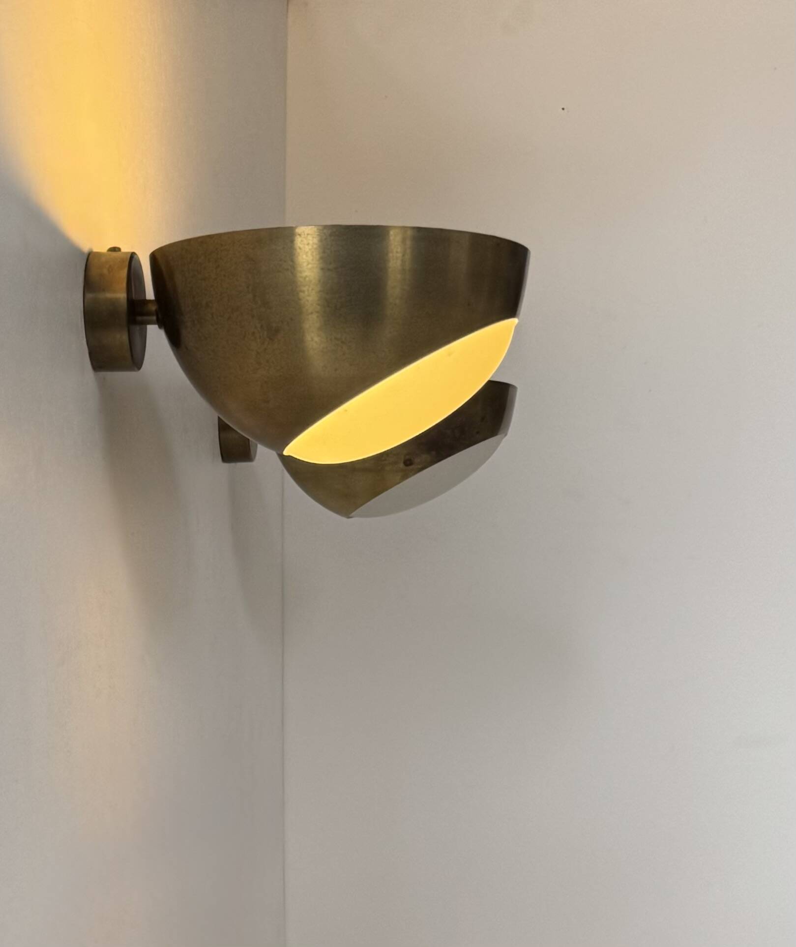 Paire d'appliques vintage laiton et verre, Italie 1960