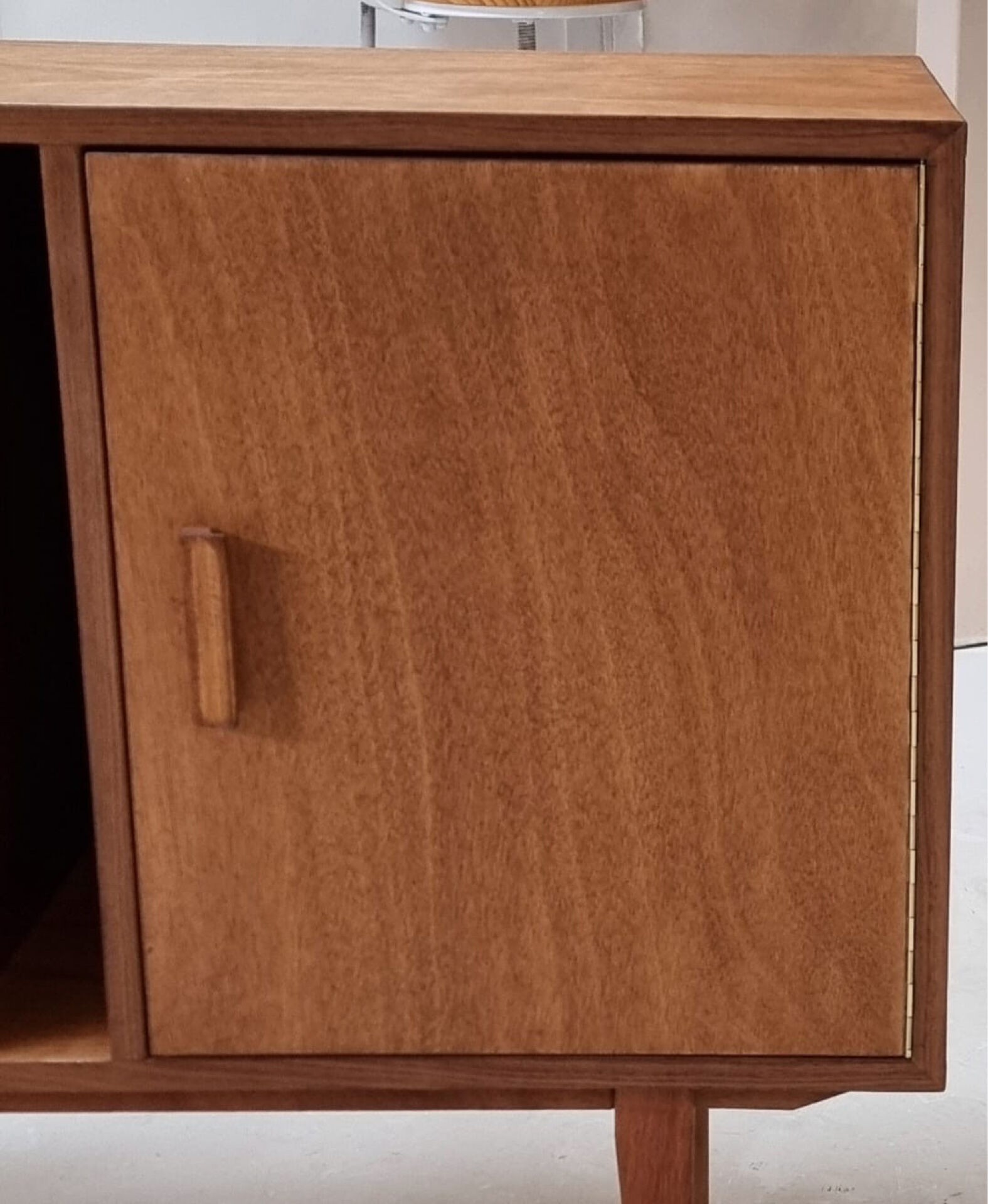 Vidar record cabinet