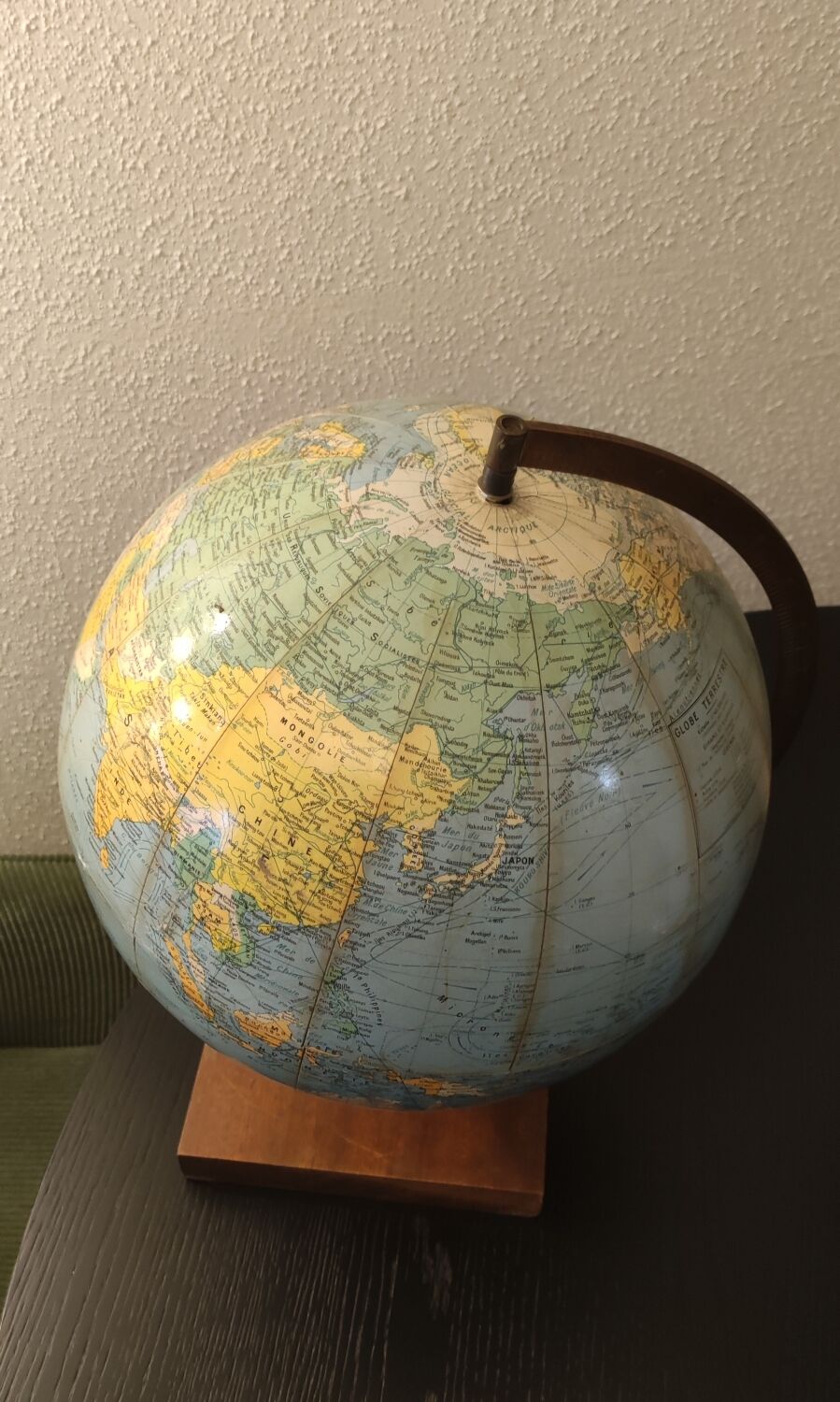 Girard and Barrère terrestrial globe