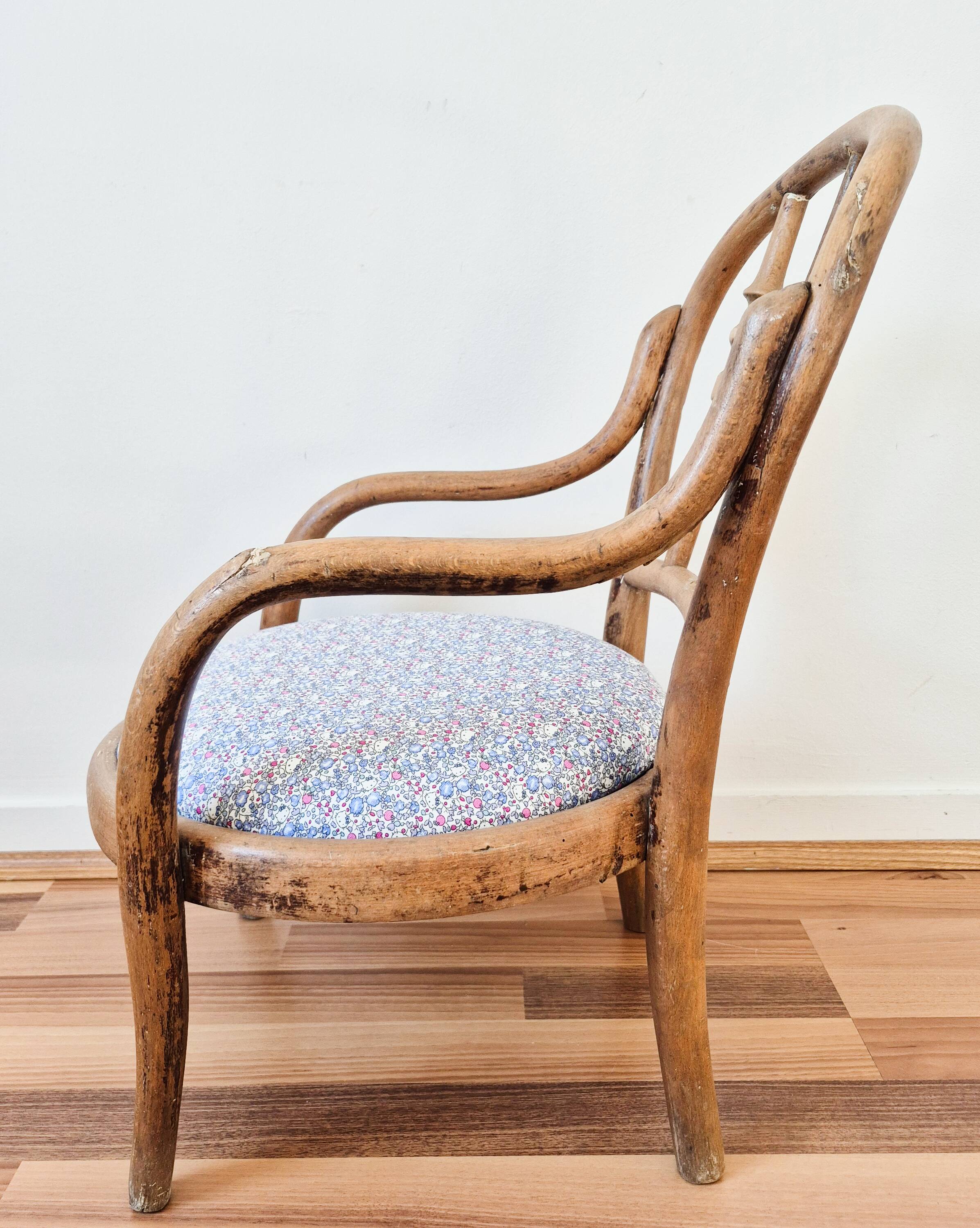 Fauteuil enfant vintage en bois courbé