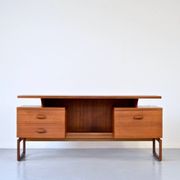 Bureau flottant en teck G Plan vintage. Livraison. Moderne / milieu du siècle.