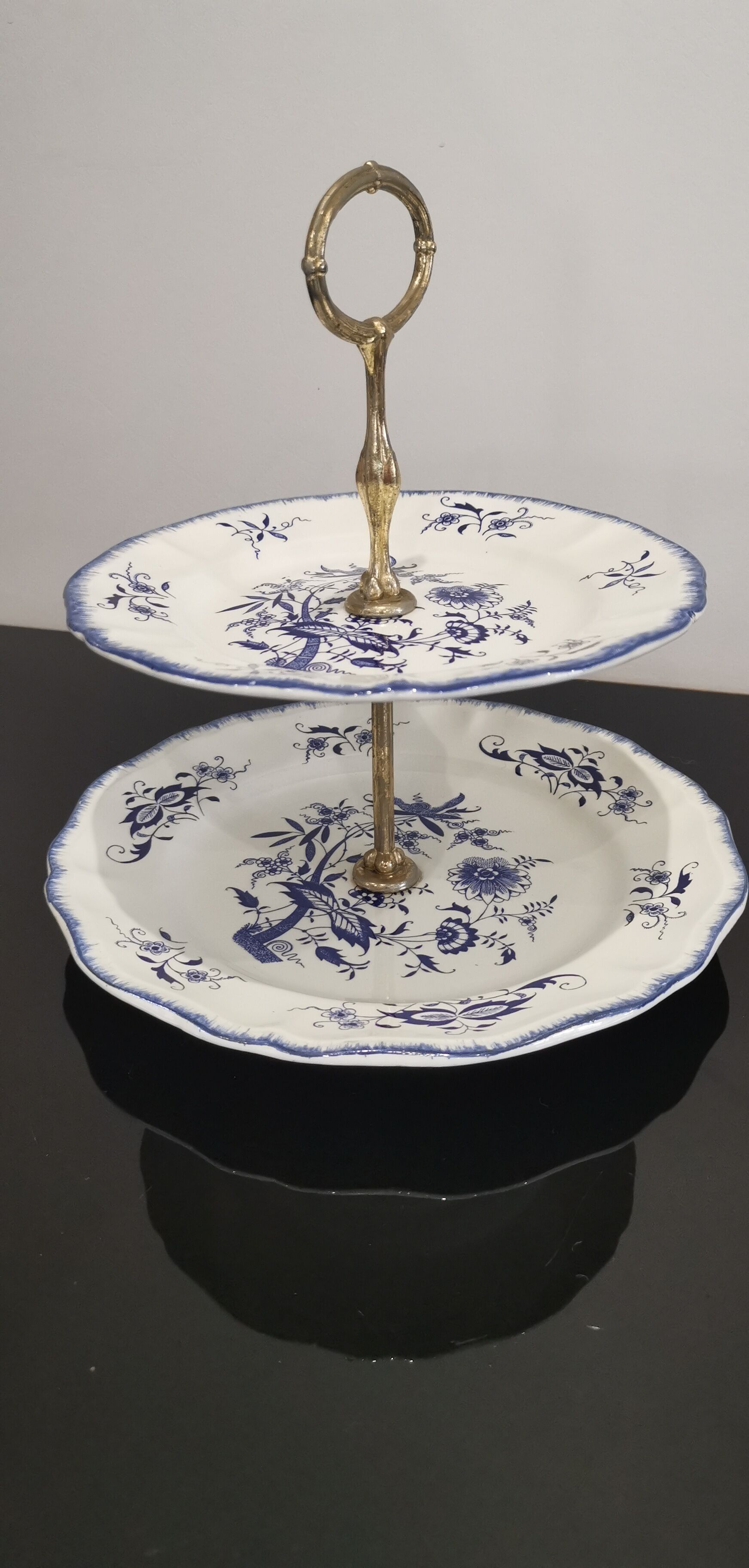 Porcelain cake display Sarreguemines Lancaster model