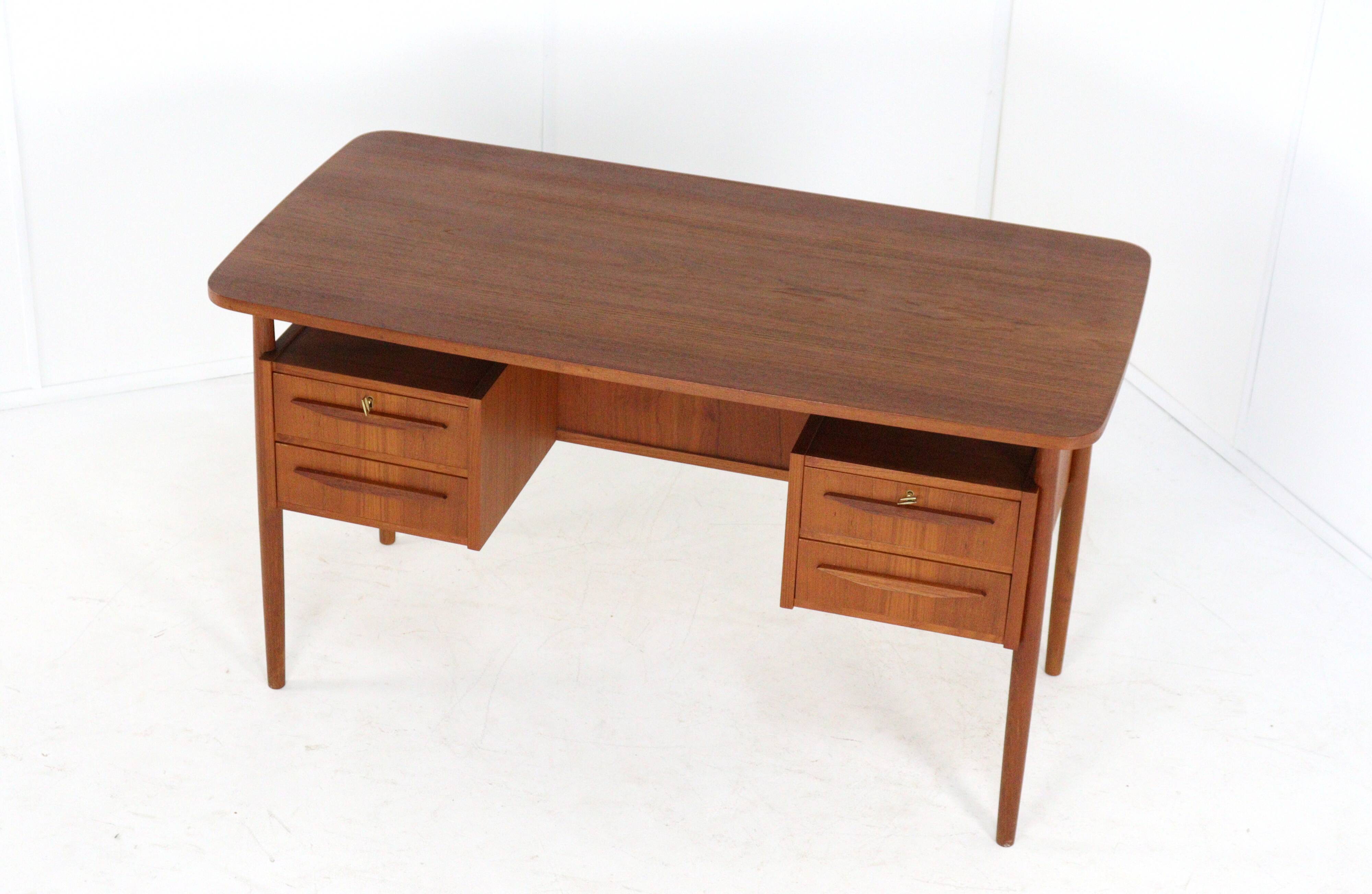 Gunnar Nielsen Tibergaard 'Ulkind' Desk