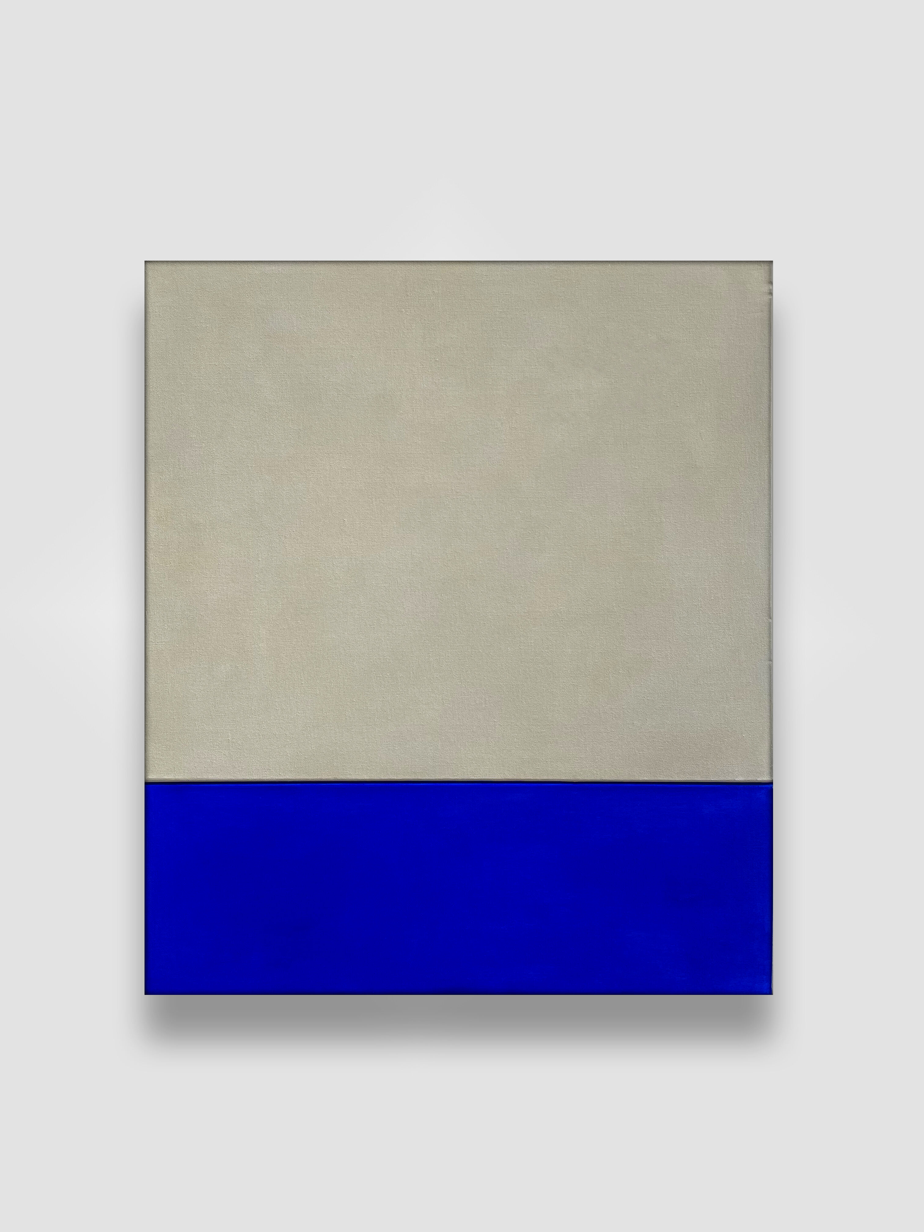 Ultramarine white horizon