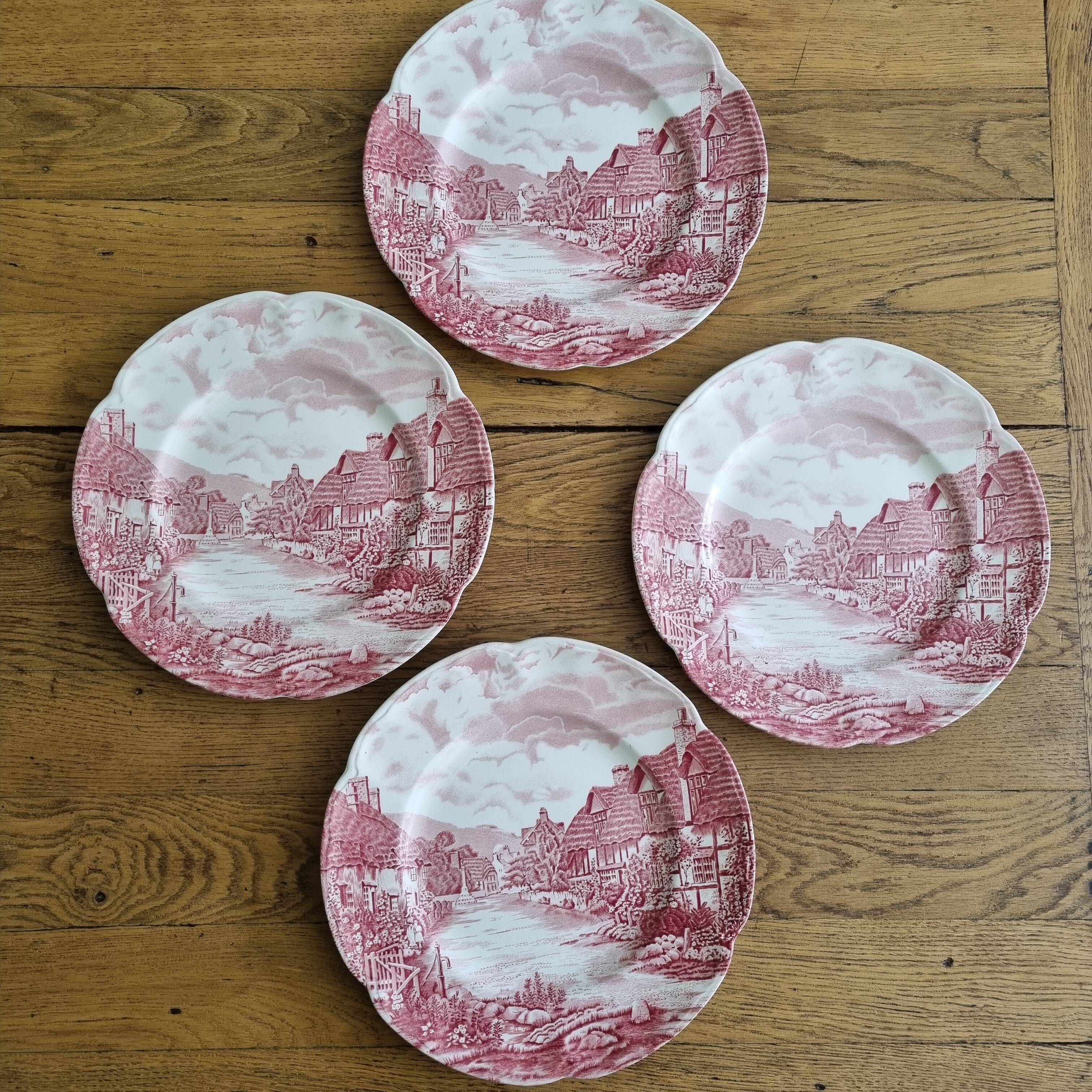 Flat plates in vintage English porcelain