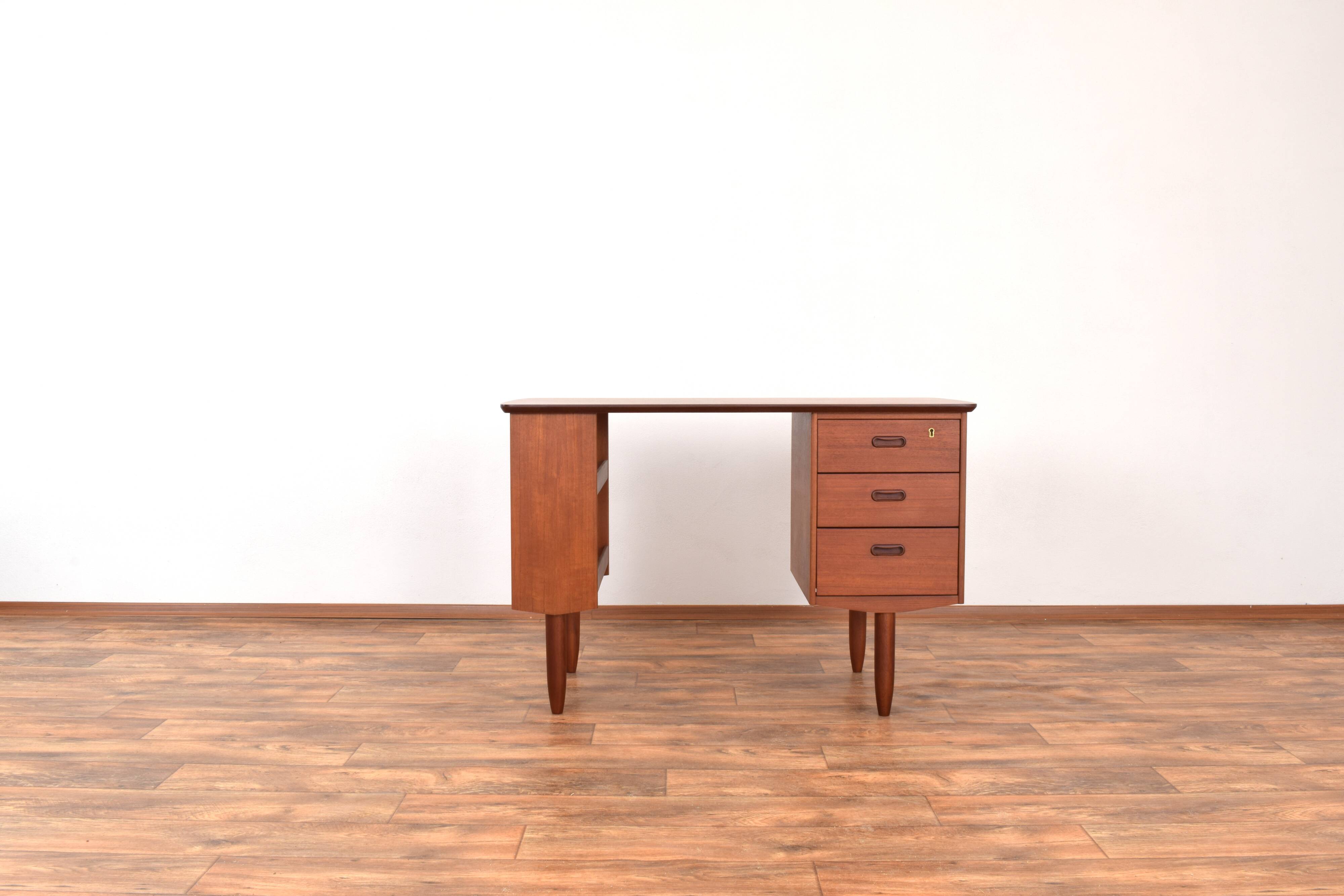 Bureau danois vintage en teck, 1960s