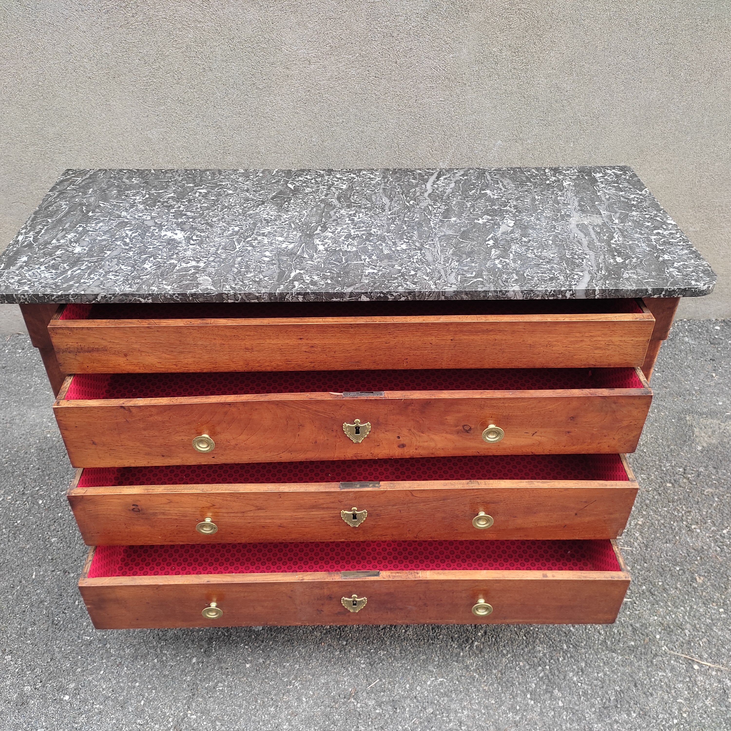 Antique chest of drawers