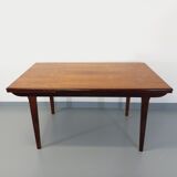 Vintage Scandinavian style dining table from the 50s 60s in rosewood with extensions
