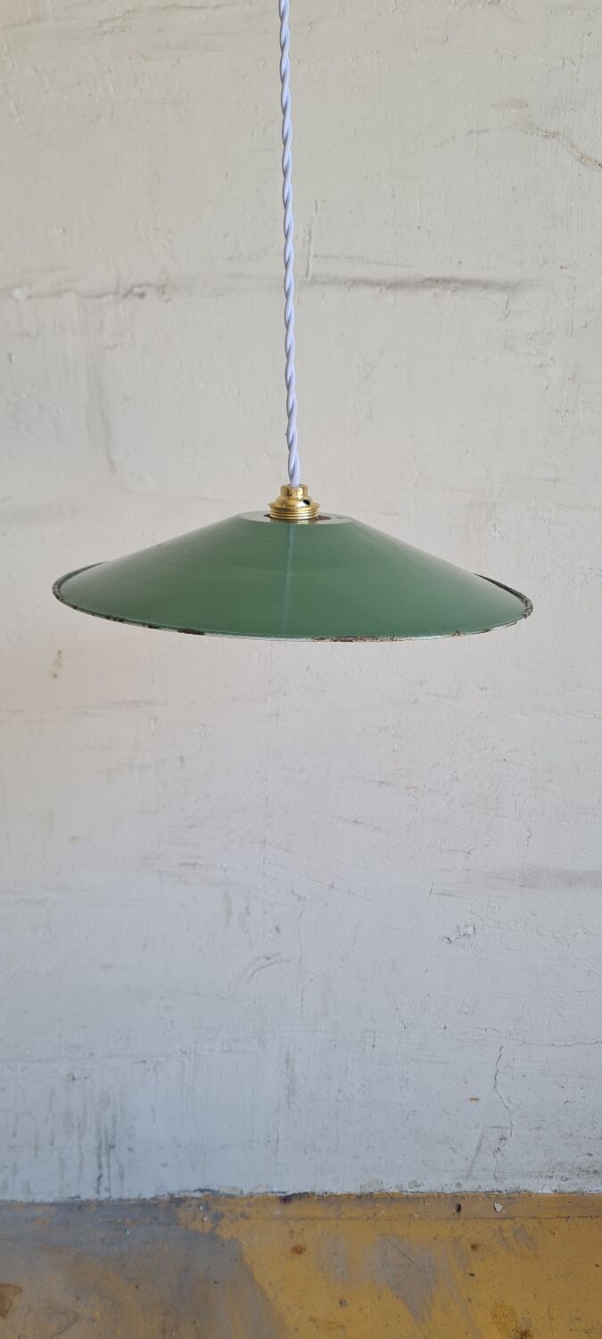 Enamelled sheet metal suspension