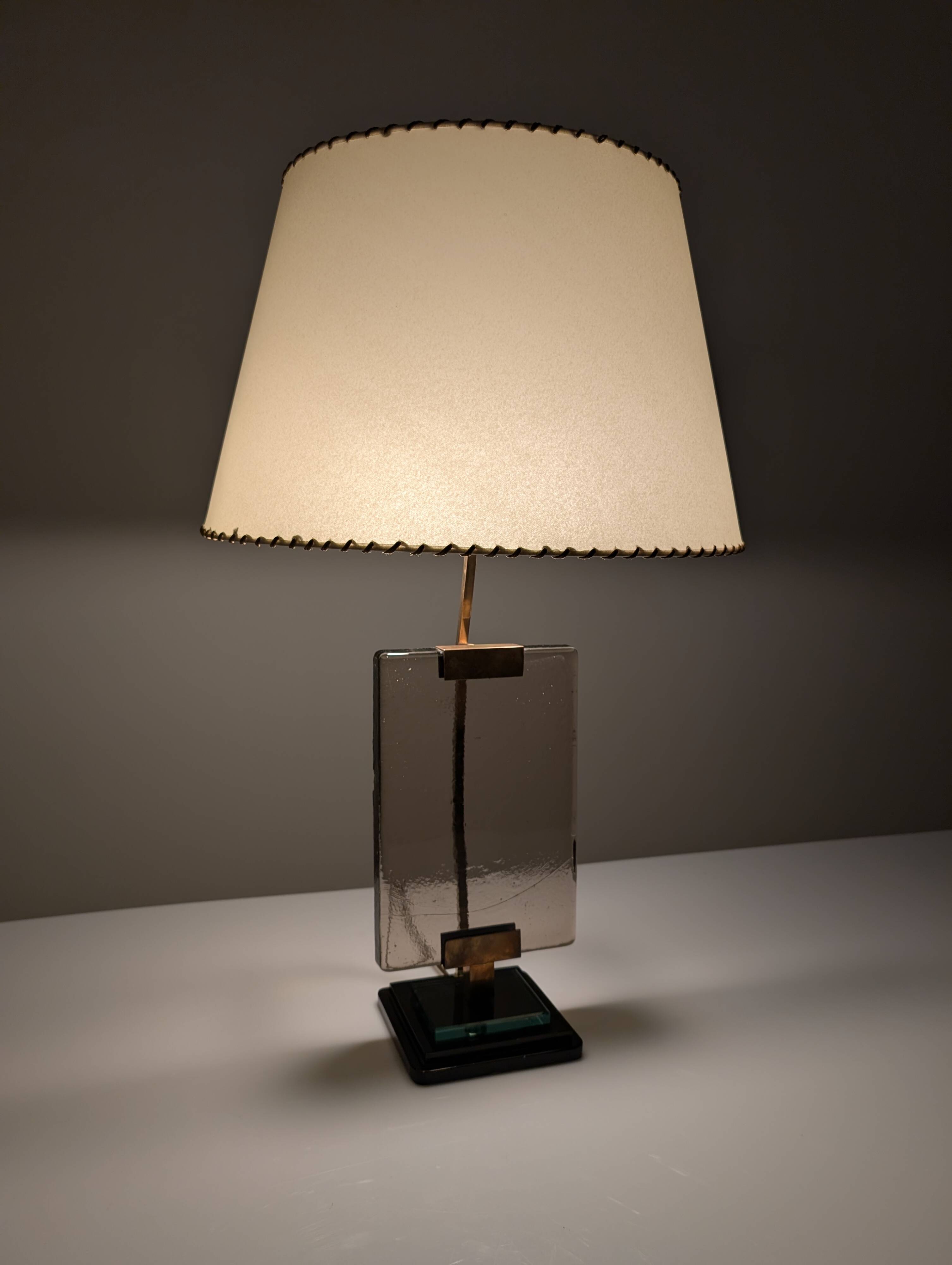 Att. Pietro Chiesa Table Lamp for Fontana Arte in Glass and Brass