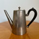 Cafetière Art Deco en métal argenté
