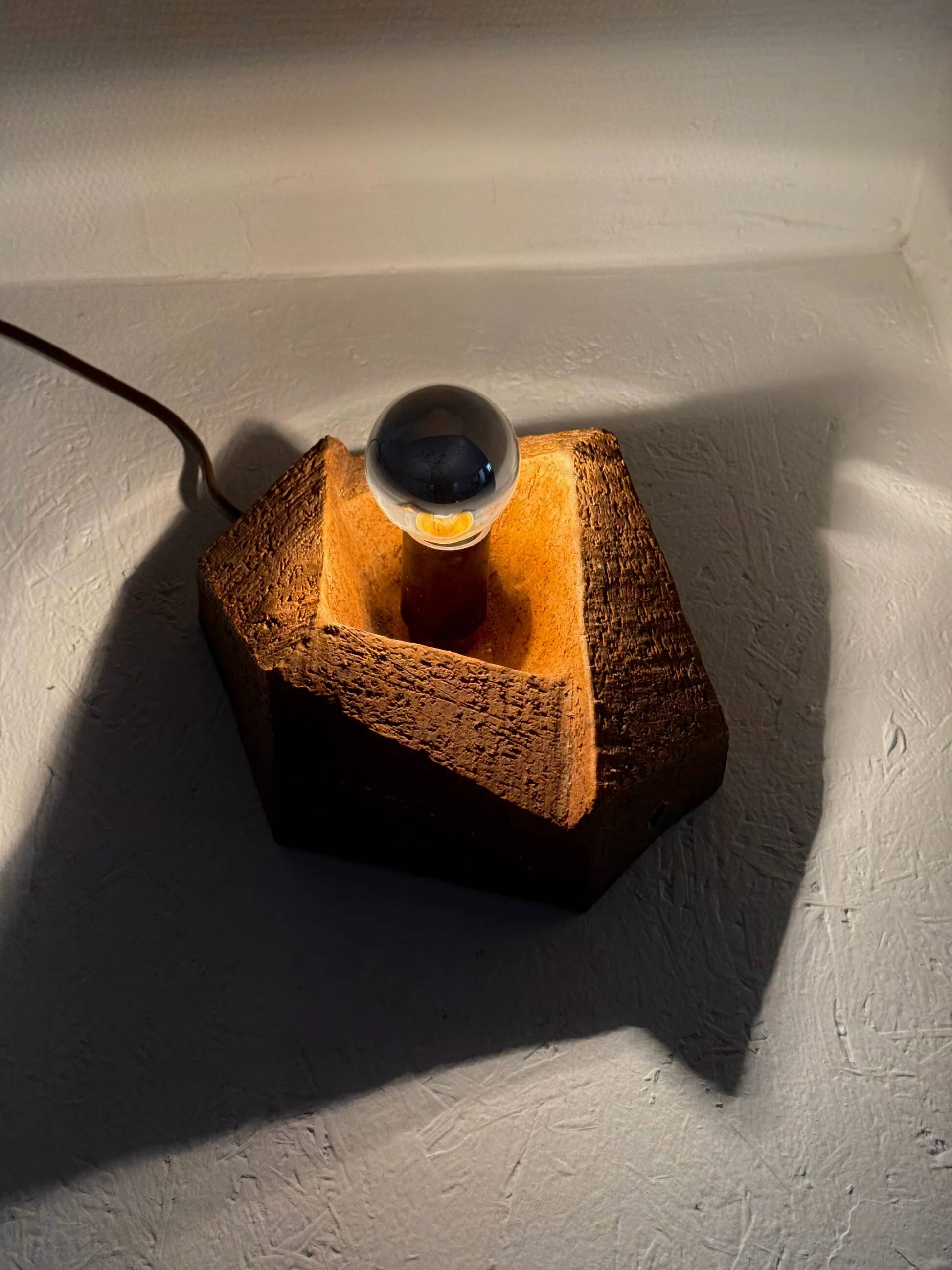 Lampe murale en céramique vintage brutaliste