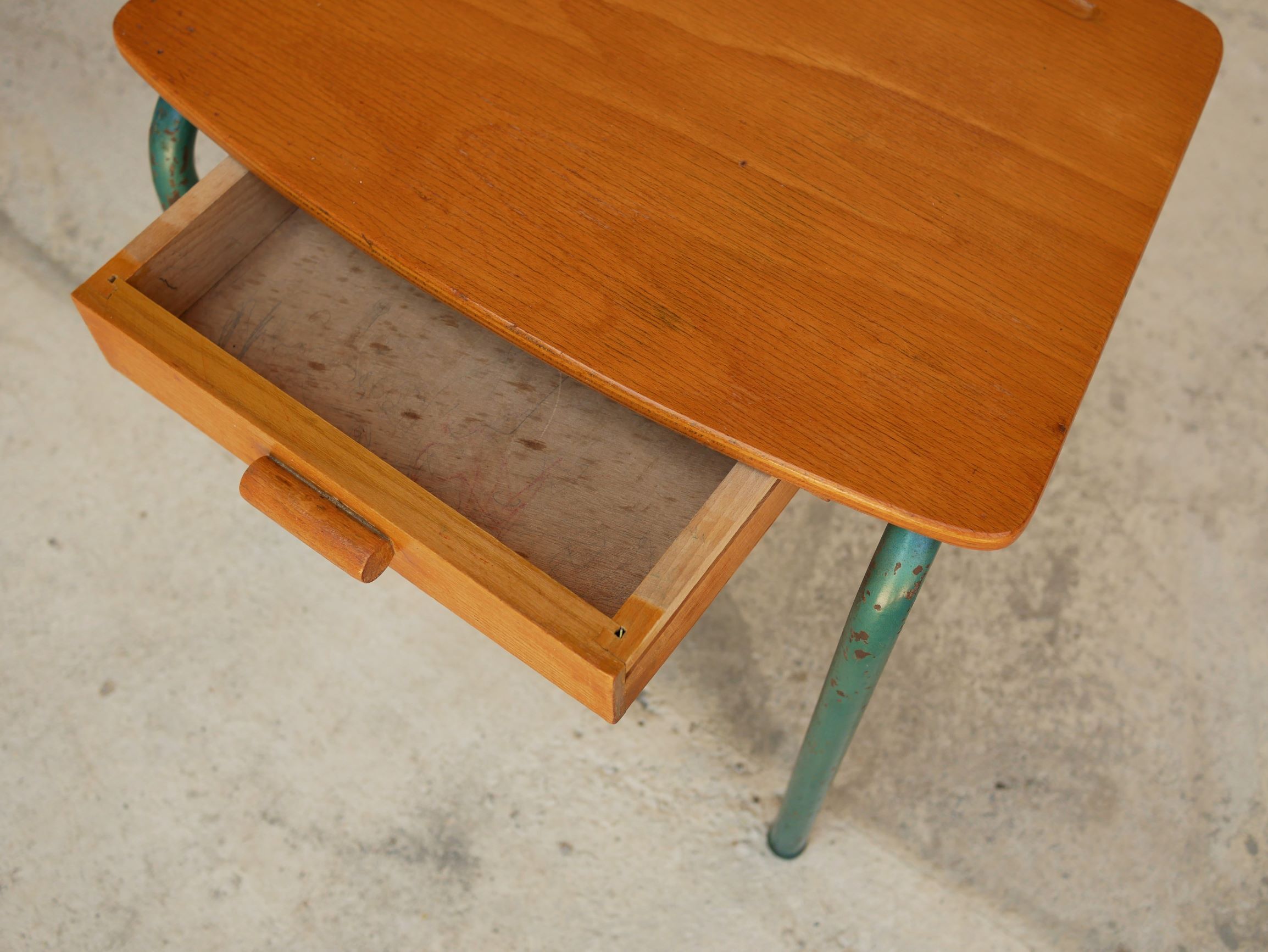 Desk and children's chair by Jacques Hitier for Mullca editions