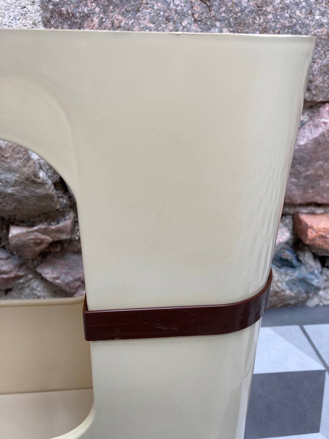 side table / mini bar