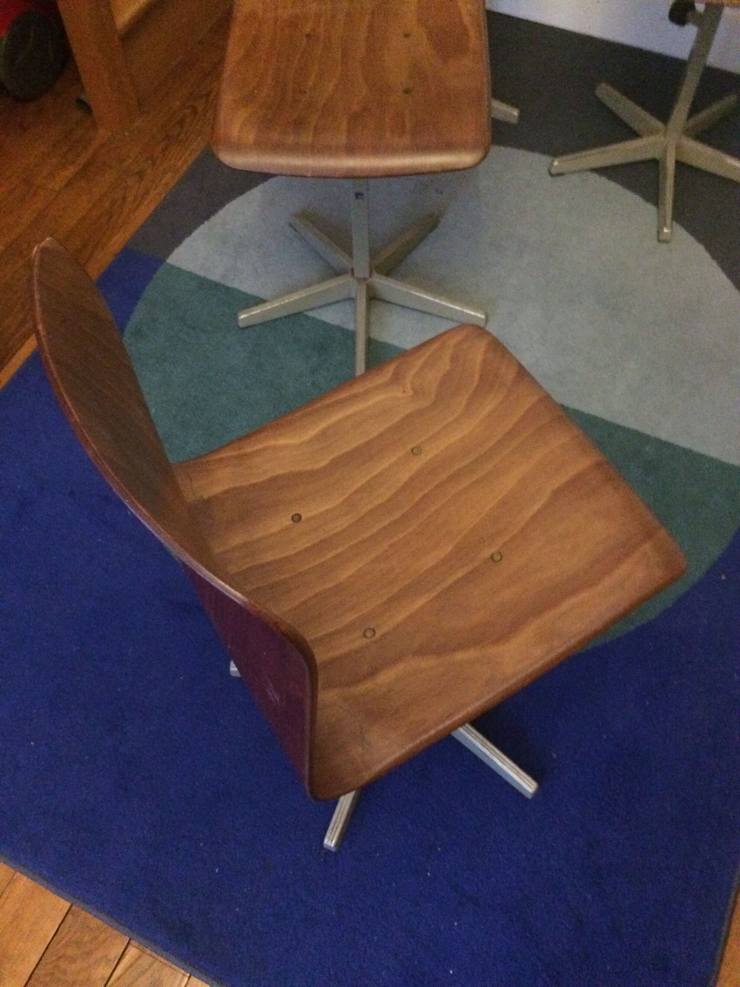 4 Pagholz workshop chairs