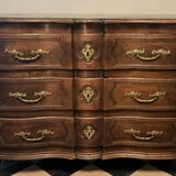 Crossbow chest of drawers in solid walnut, Louis XIV period – early 18th century