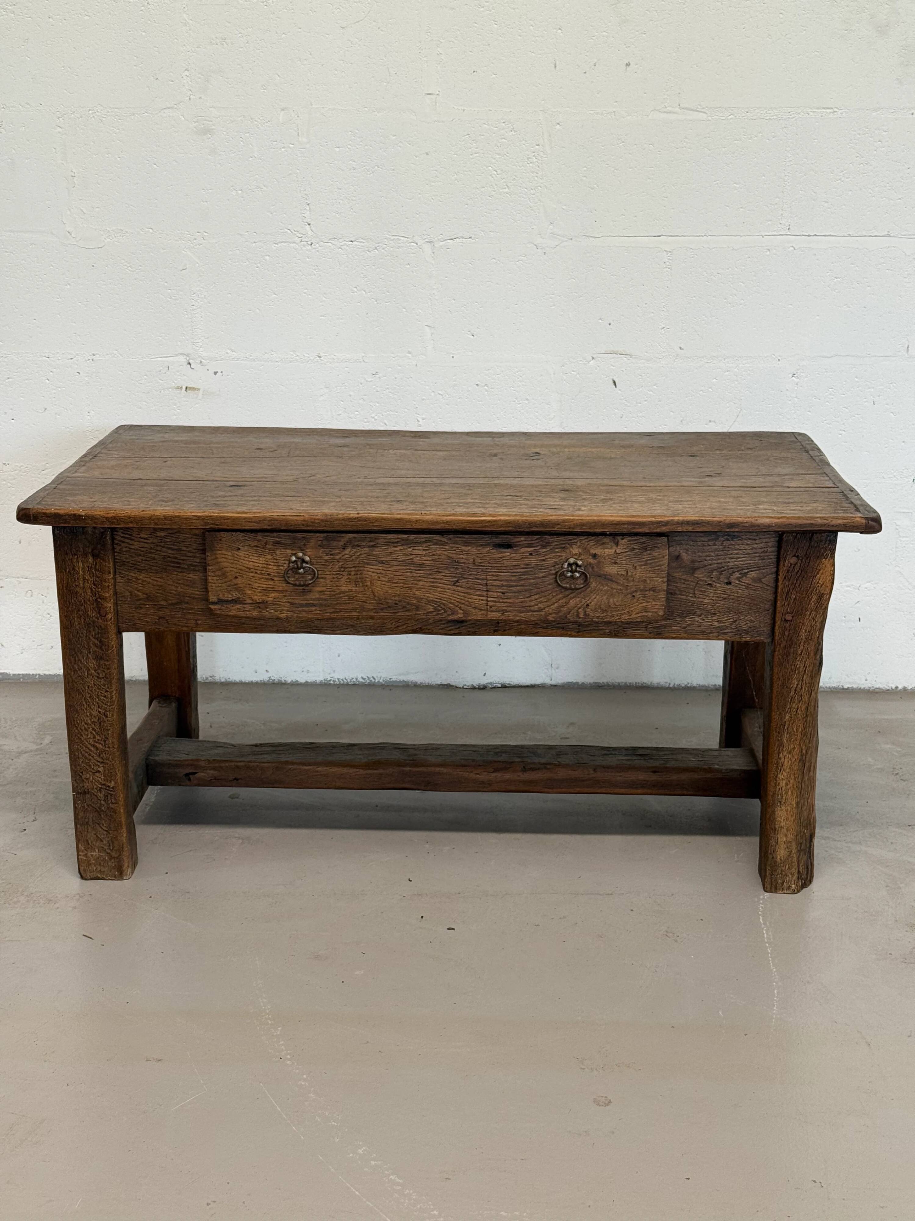 Old farmhouse table in solid oak, 1 drawer, France